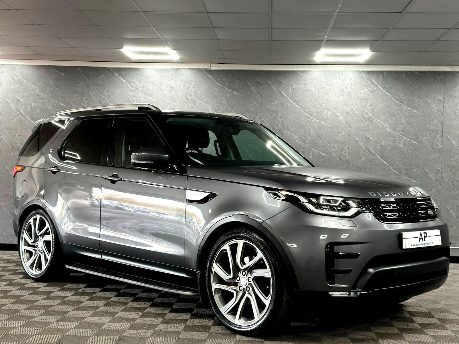 2017 Land Rover Discovery - Thumbnail 14