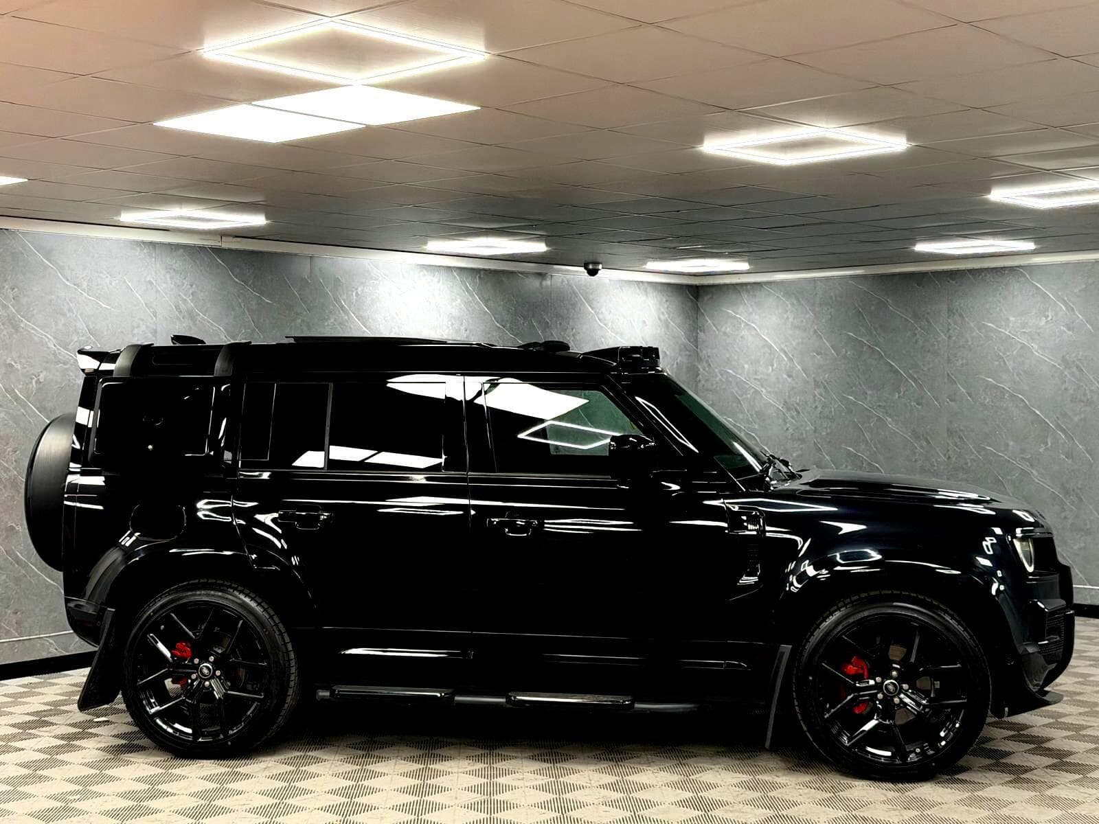 2024 Land Rover Defender 110 - Thumbnail 25