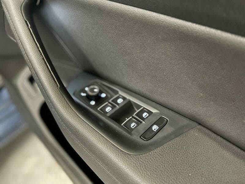 2015 Volkswagen Passat - Thumbnail 23