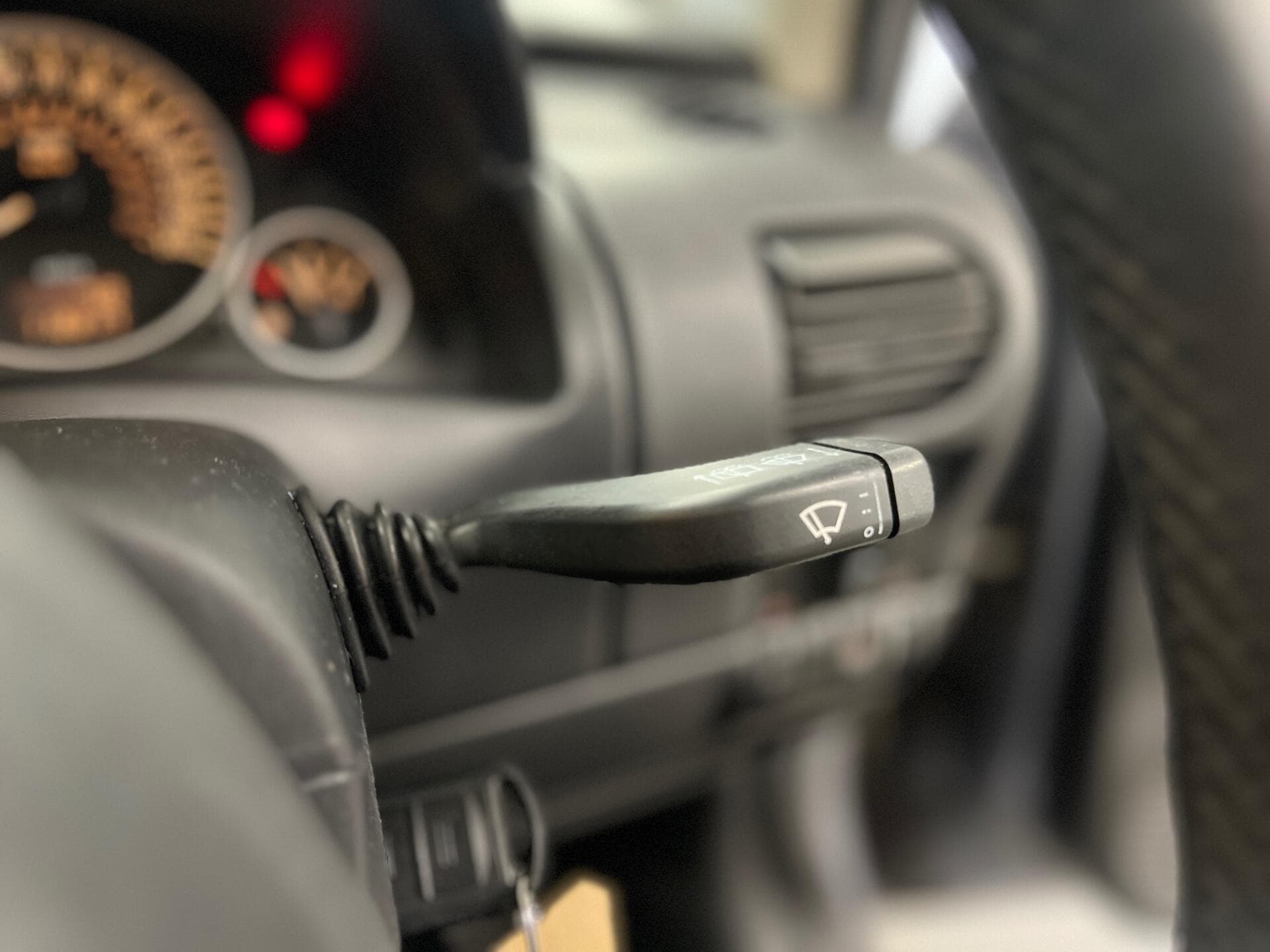 2005 Vauxhall Corsa - Thumbnail 25