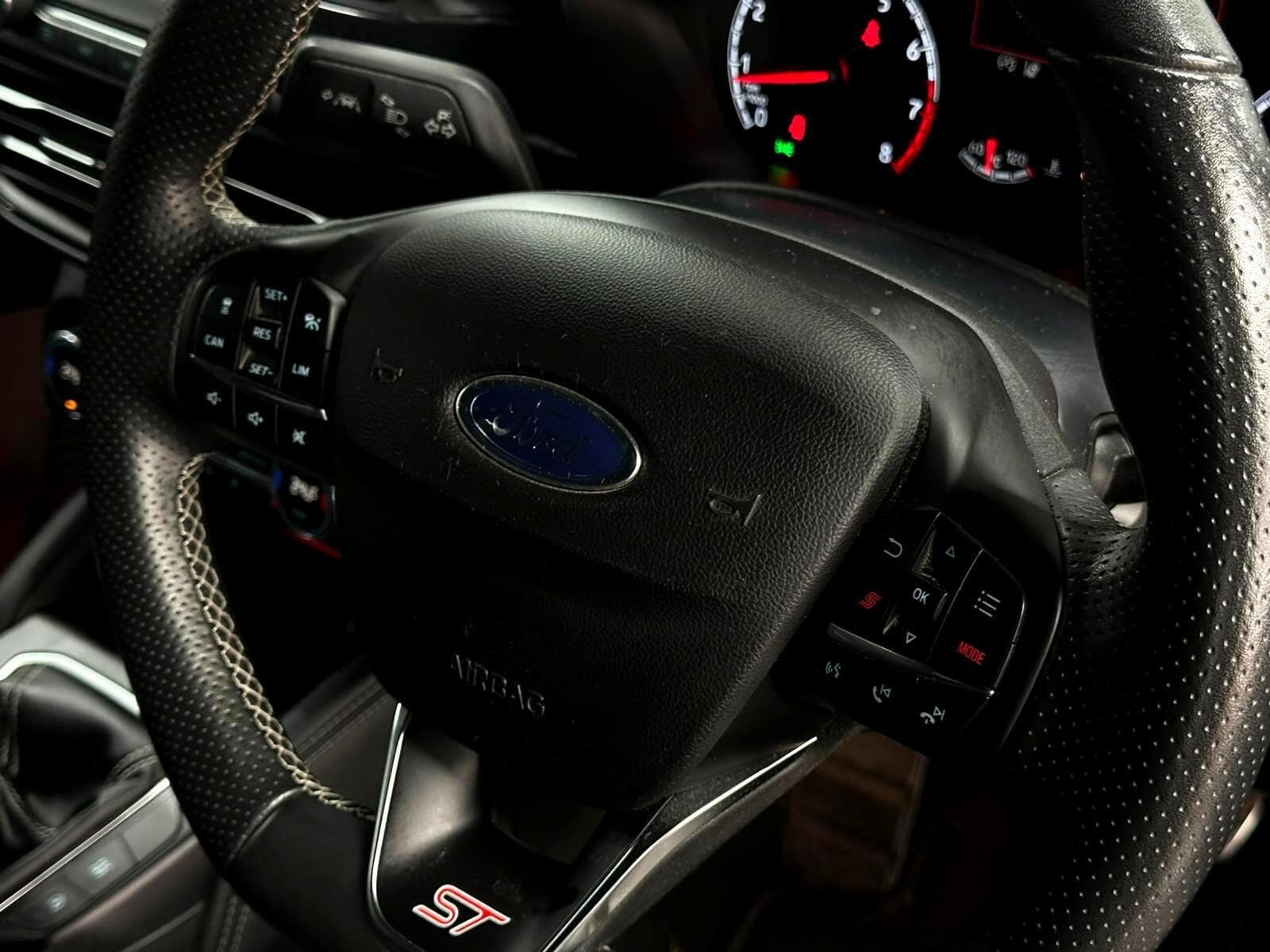 2020 Ford Focus - Thumbnail 26