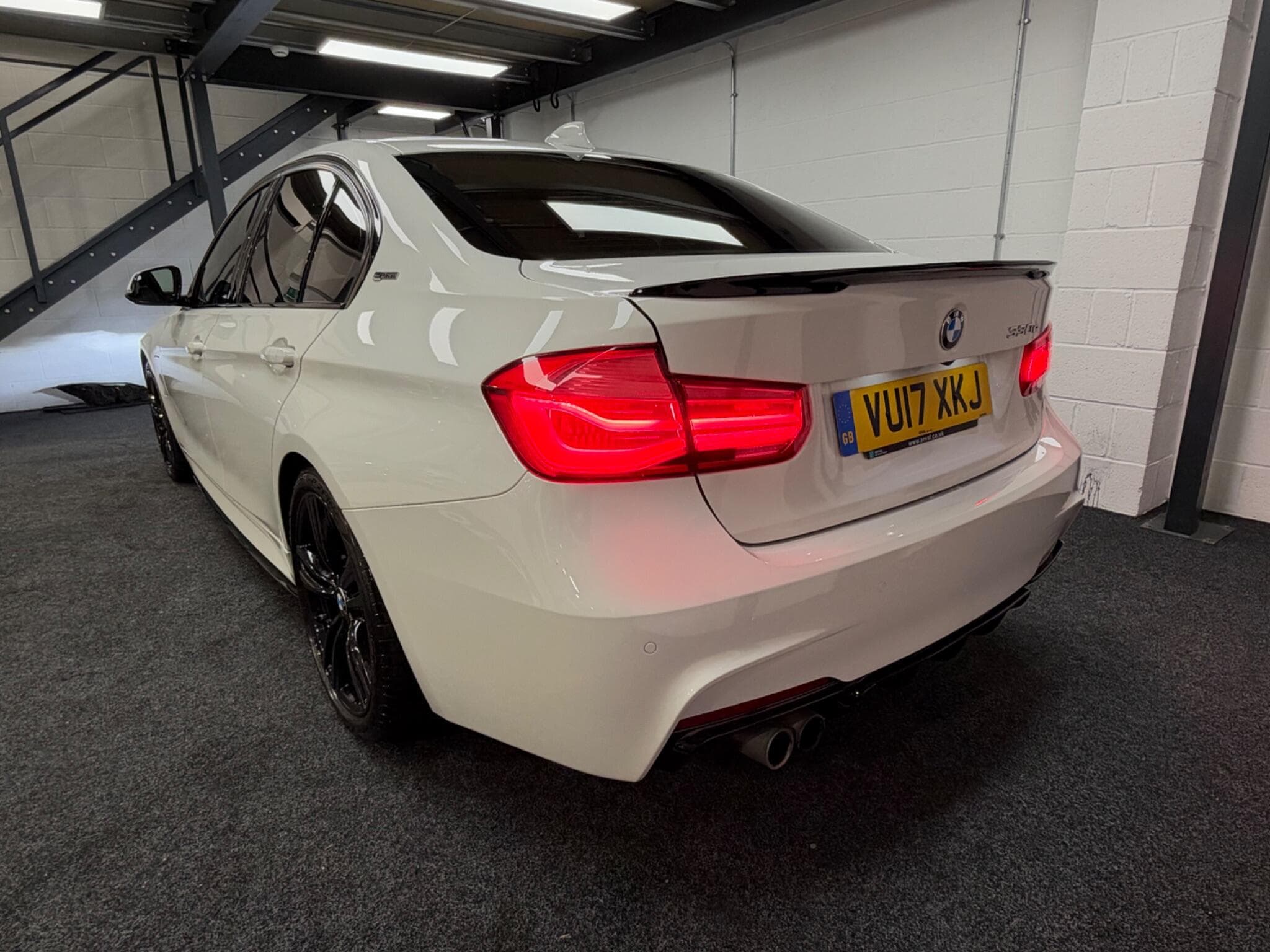2017 BMW 3 Series - Thumbnail 5