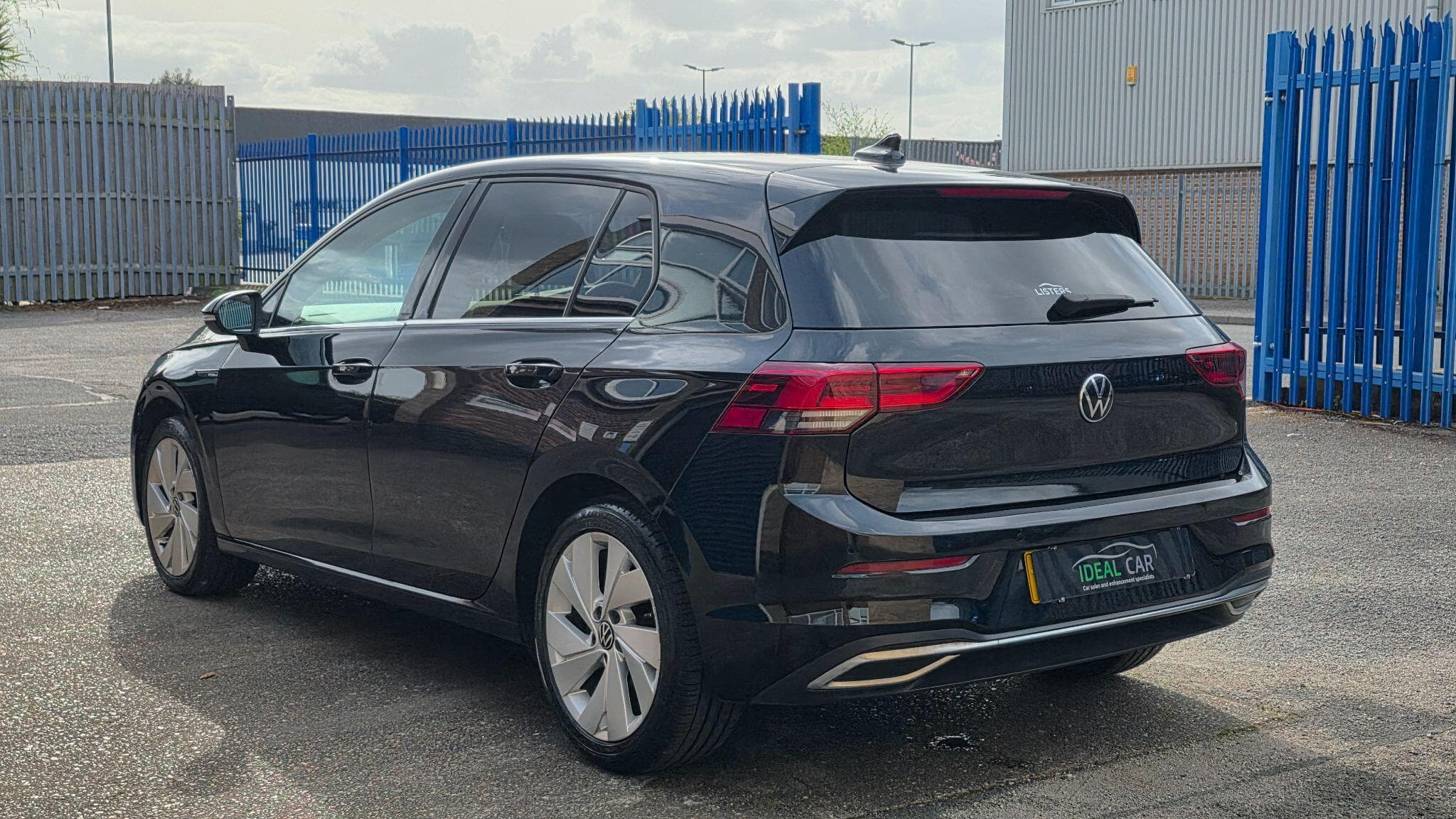 2020 Volkswagen Golf - Thumbnail 2