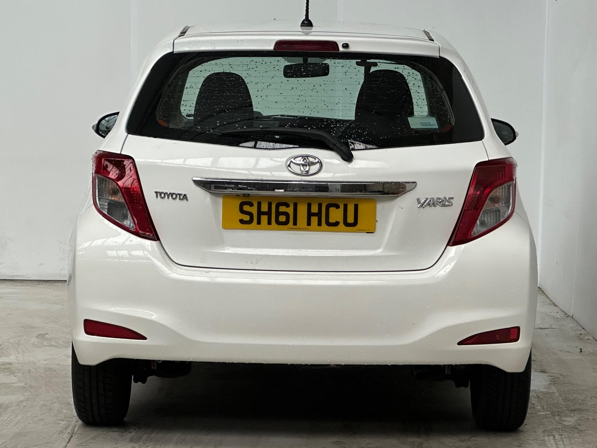 2011 Toyota Yaris - Thumbnail 6