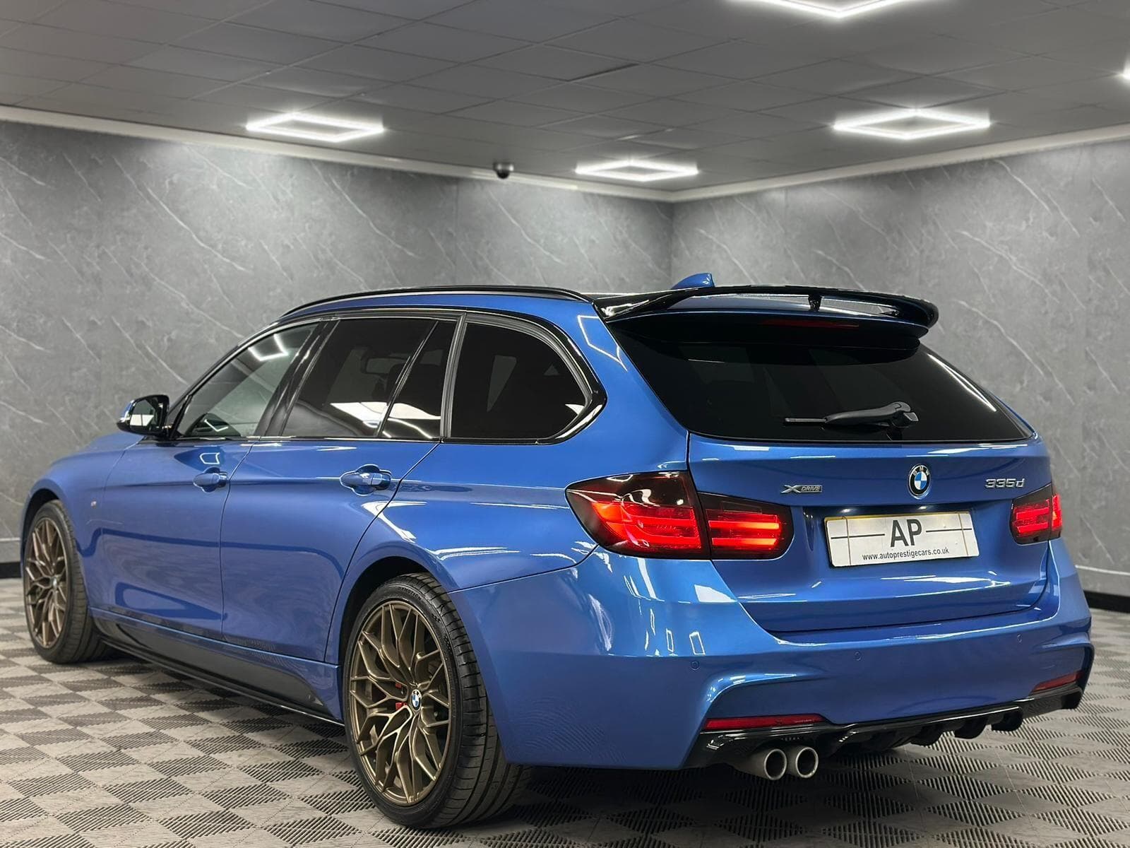 2015 BMW 3 Series - Thumbnail 29