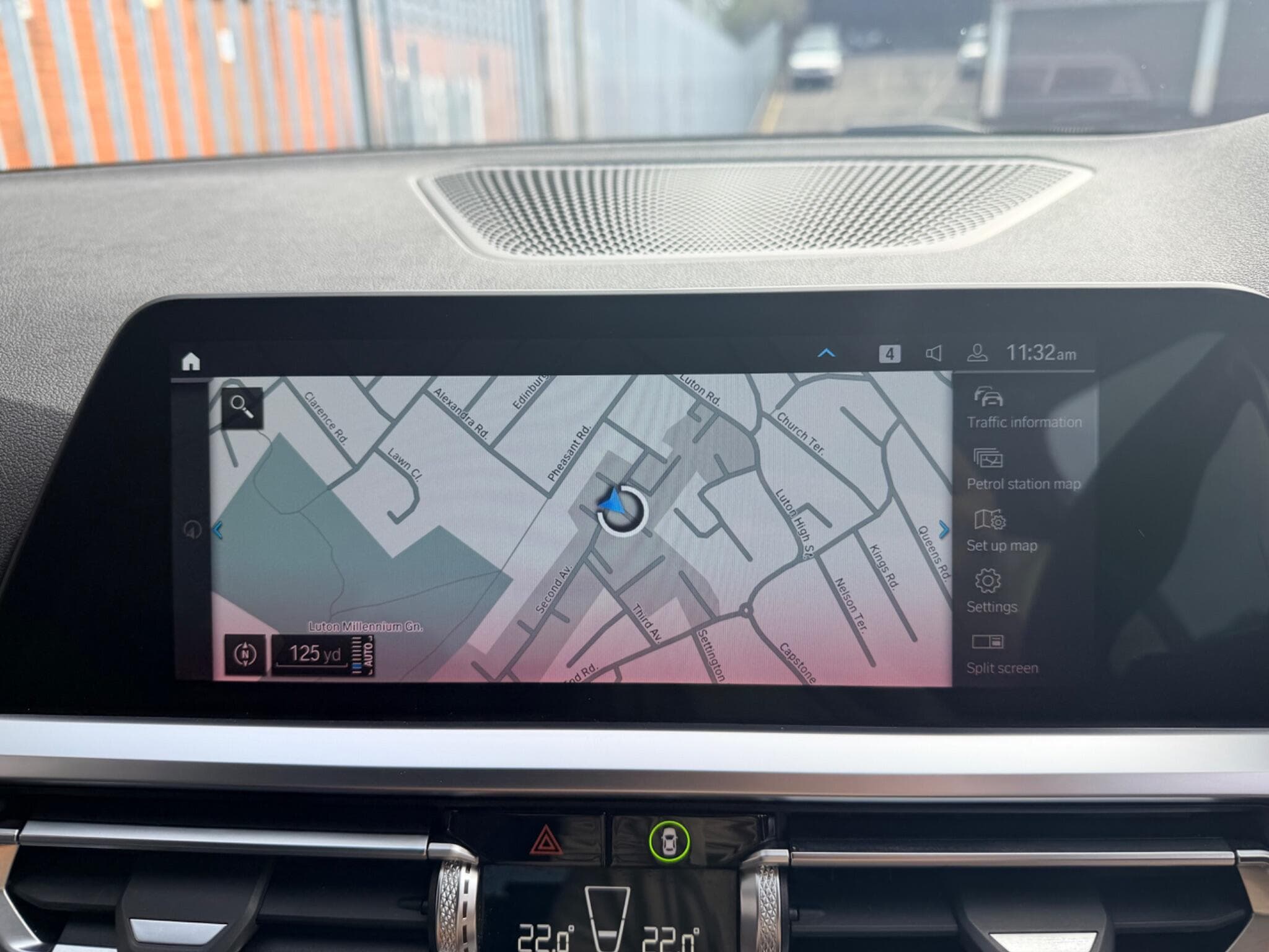 2022 BMW 3 Series - Thumbnail 23
