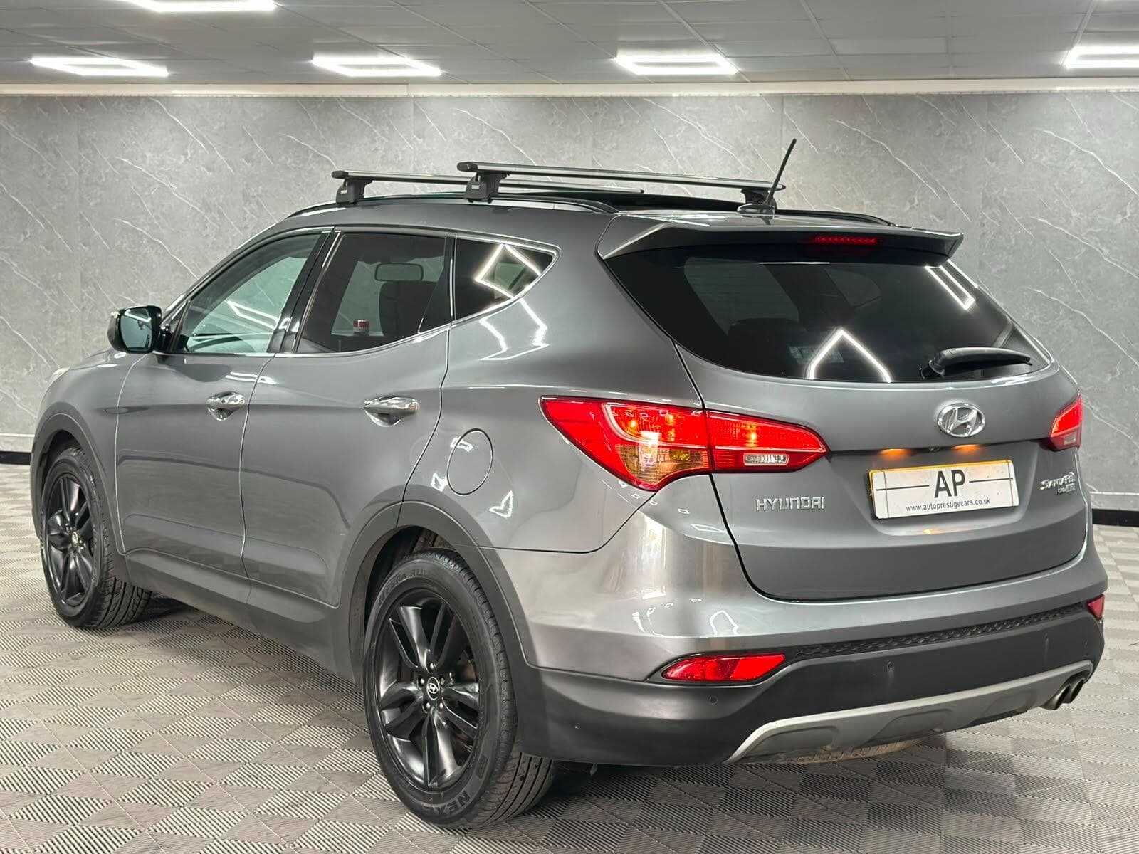 2013 Hyundai Santa Fe - Thumbnail 4
