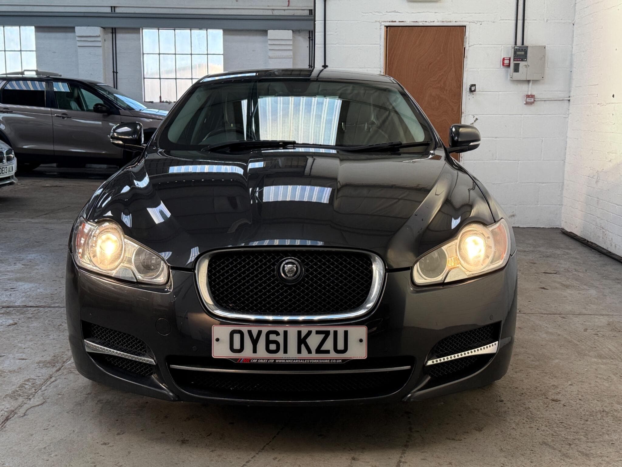 2011 Jaguar XF - Thumbnail 2