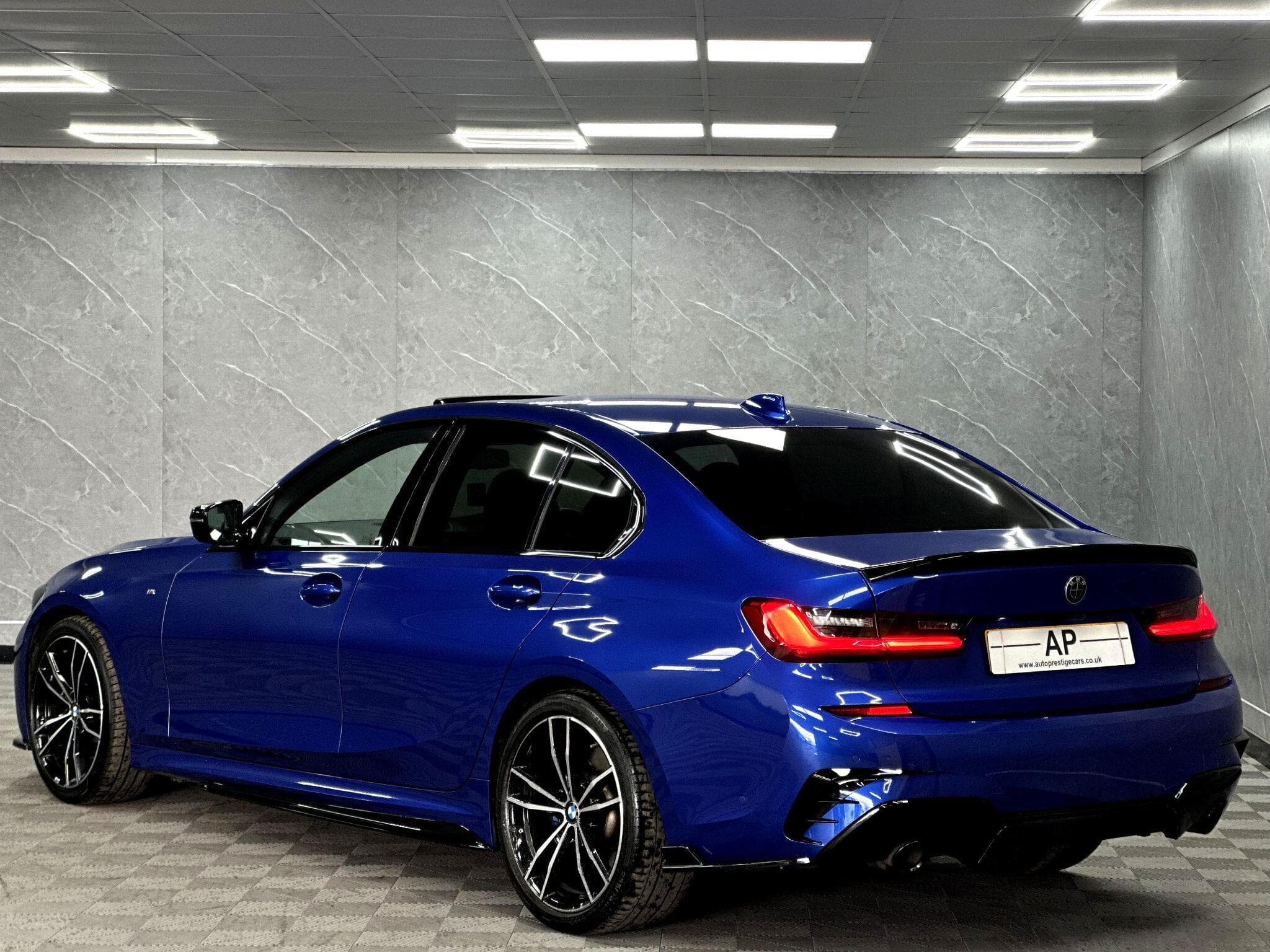 2019 BMW 3 Series - Thumbnail 16