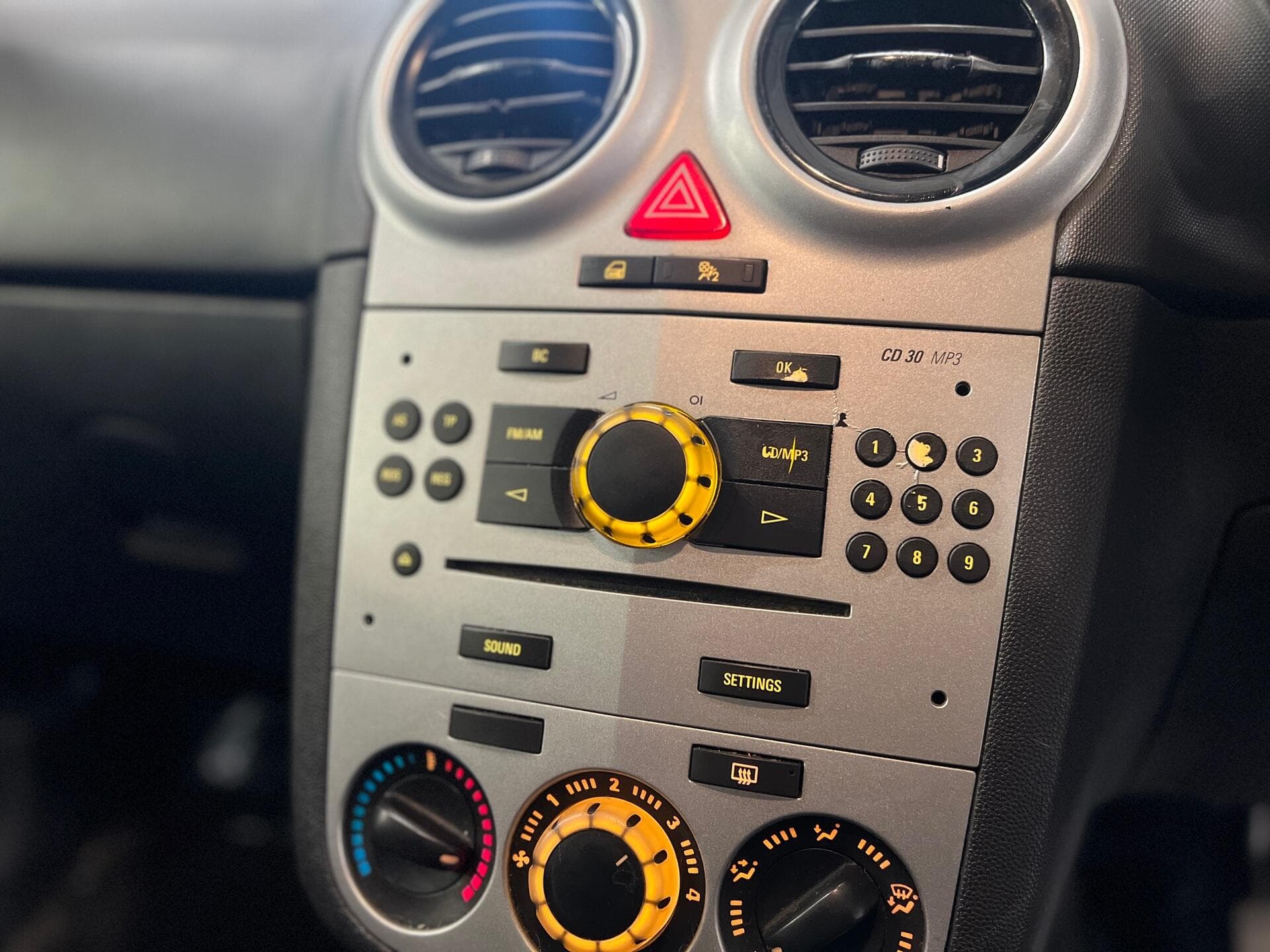 2012 Vauxhall Corsa - Thumbnail 30