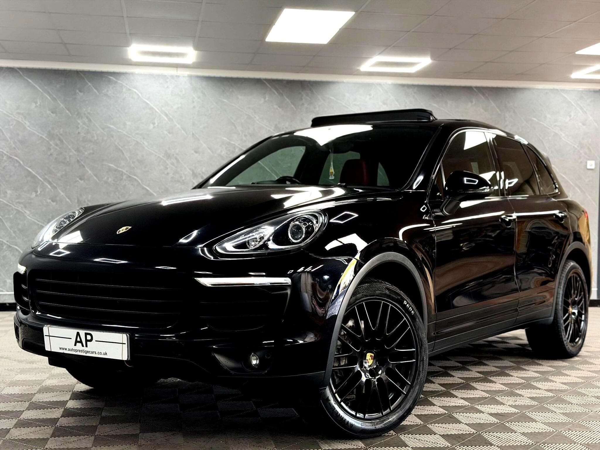 2014 Porsche Cayenne - Thumbnail 8
