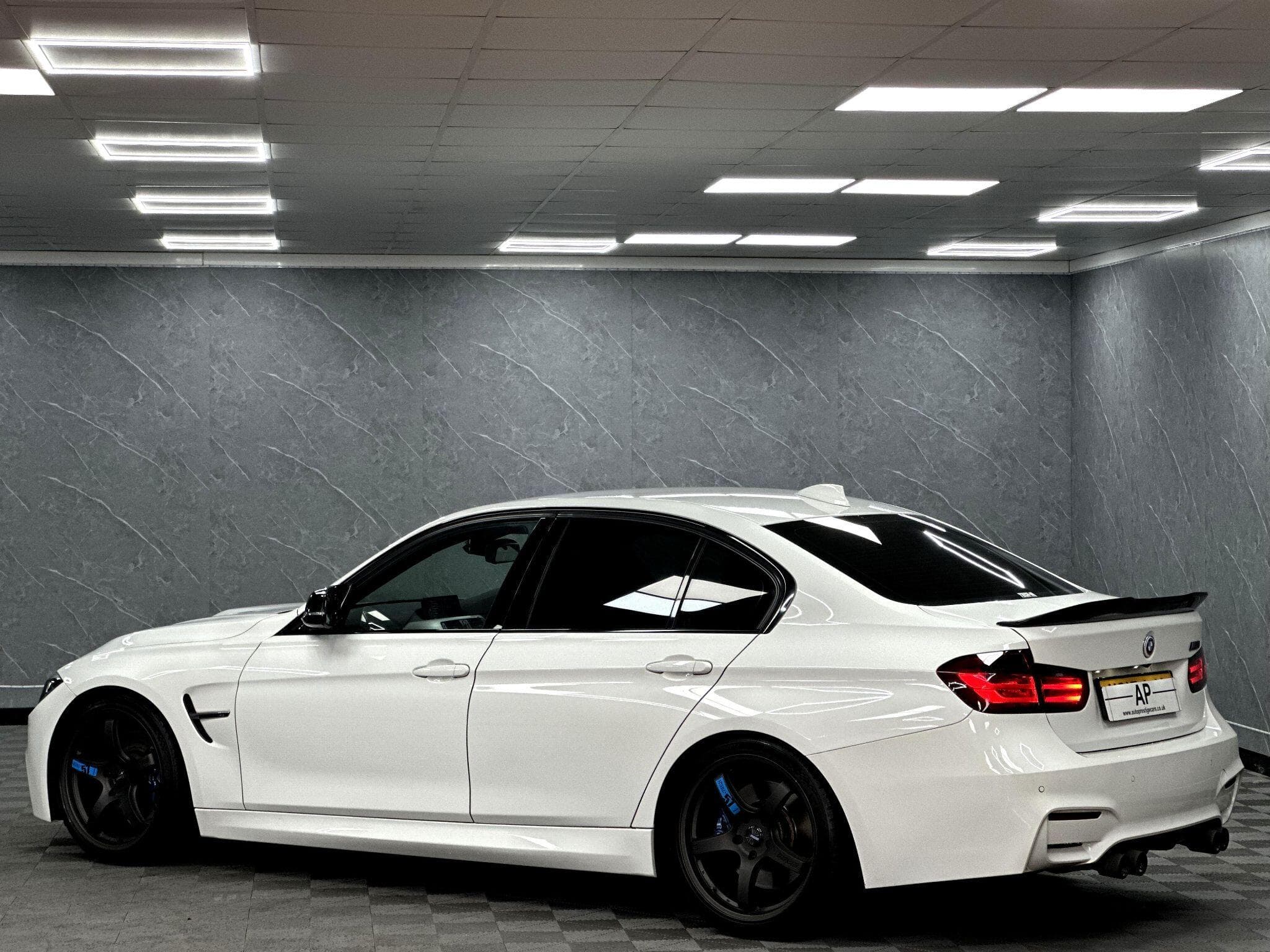 2015 BMW 3 Series - Thumbnail 14