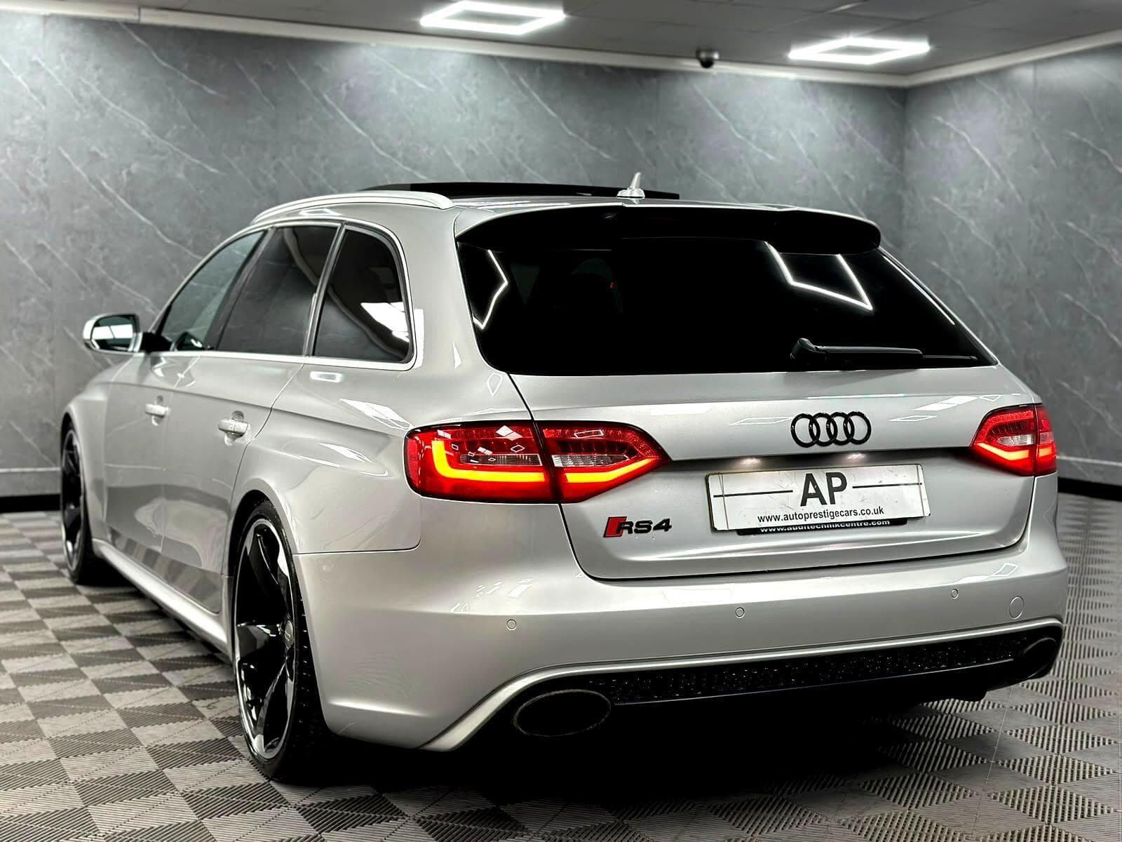 2015 Audi RS4 Avant - Thumbnail 37