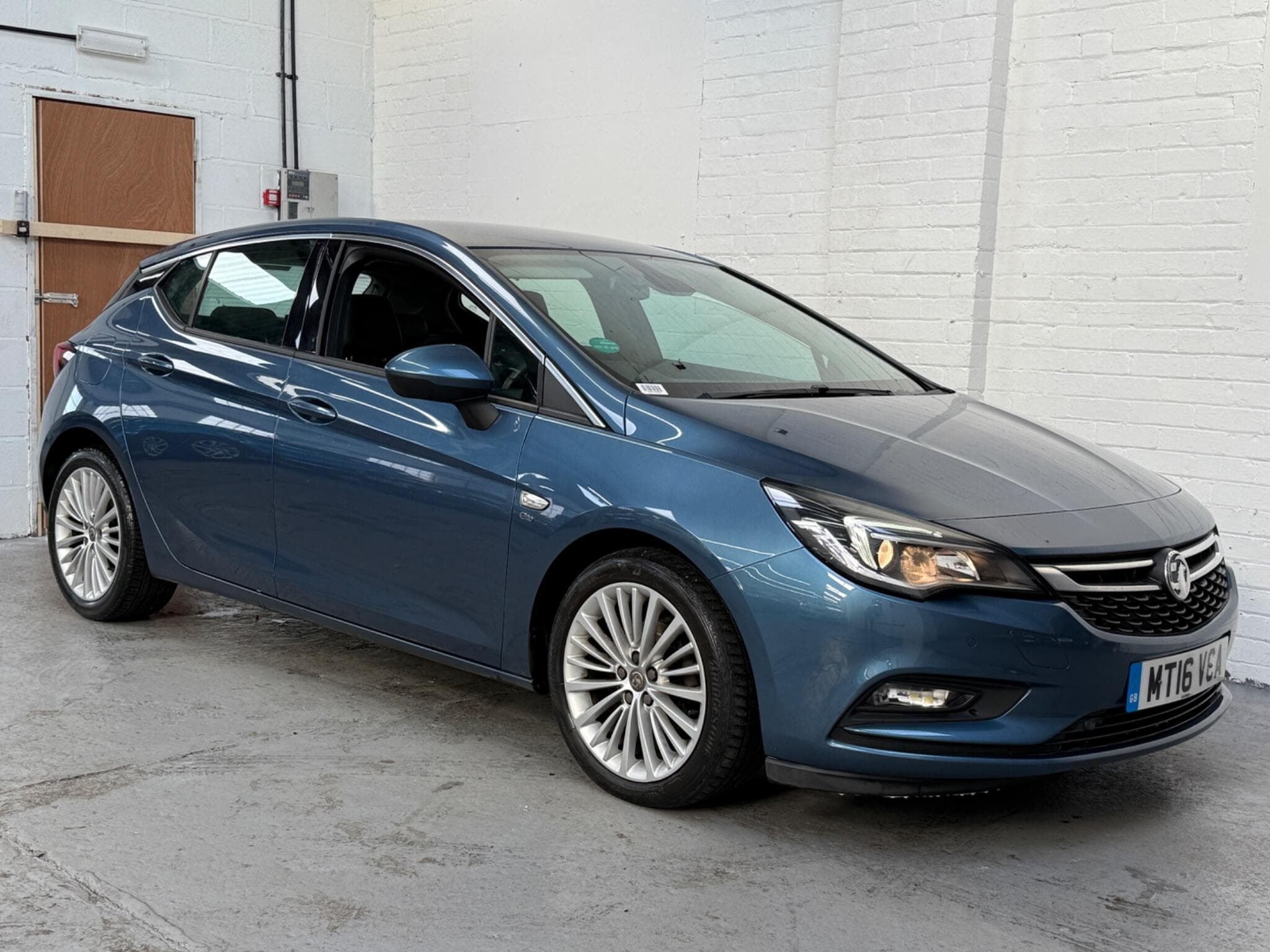 2016 Vauxhall Astra - Main