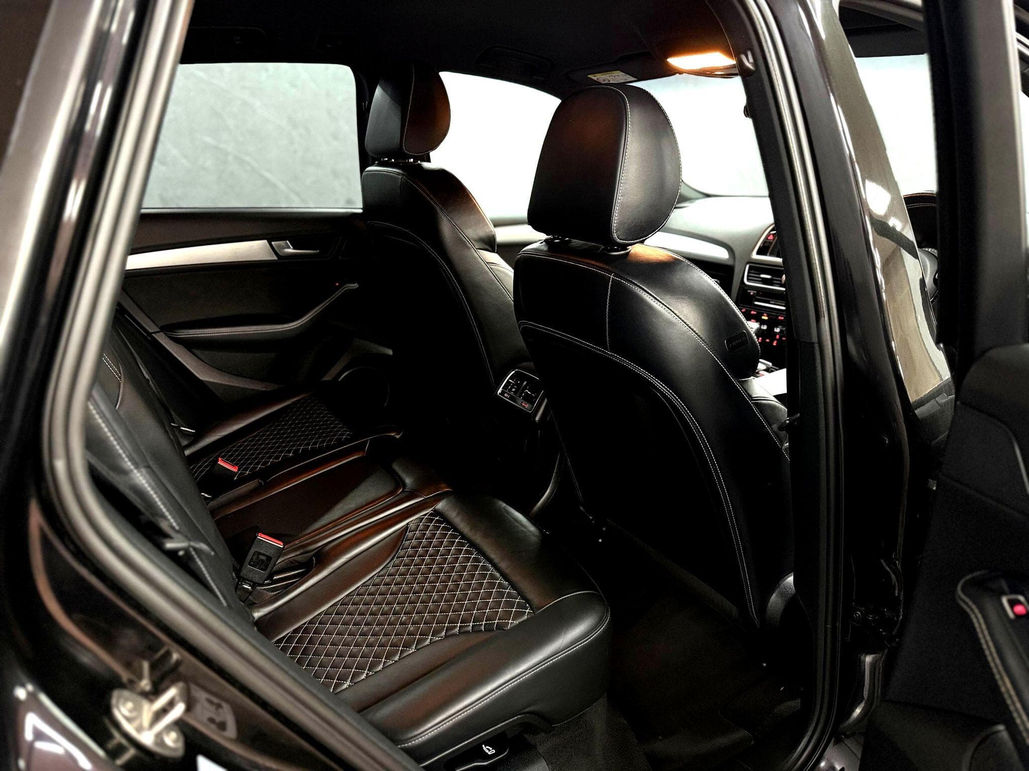 2016 Audi SQ5 - Thumbnail 35
