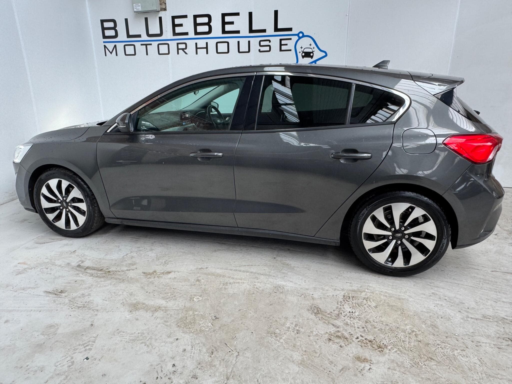 2019 Ford Focus - Thumbnail 8