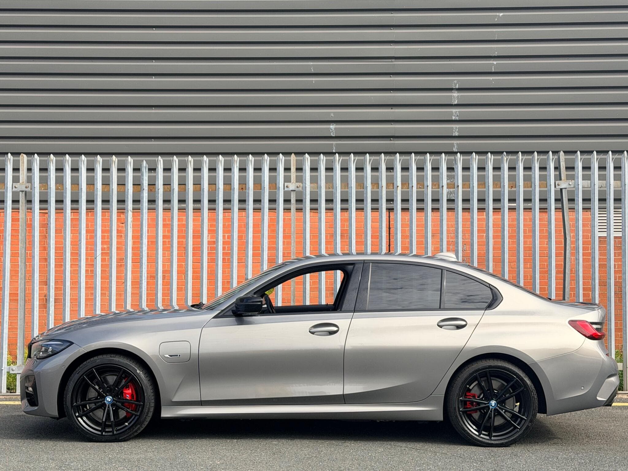 2022 BMW 3 Series - Thumbnail 9