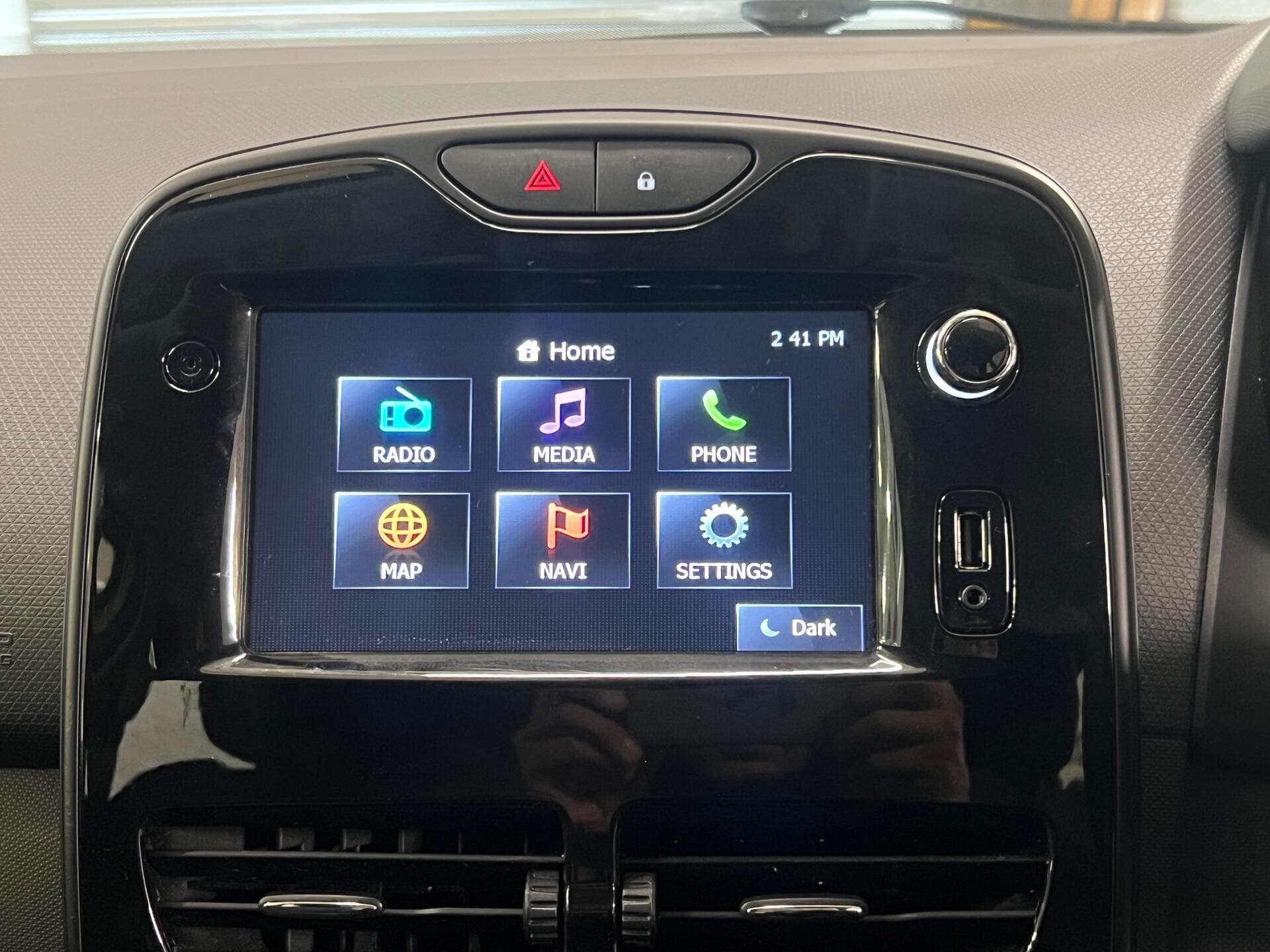 2013 Renault Clio - Thumbnail 40