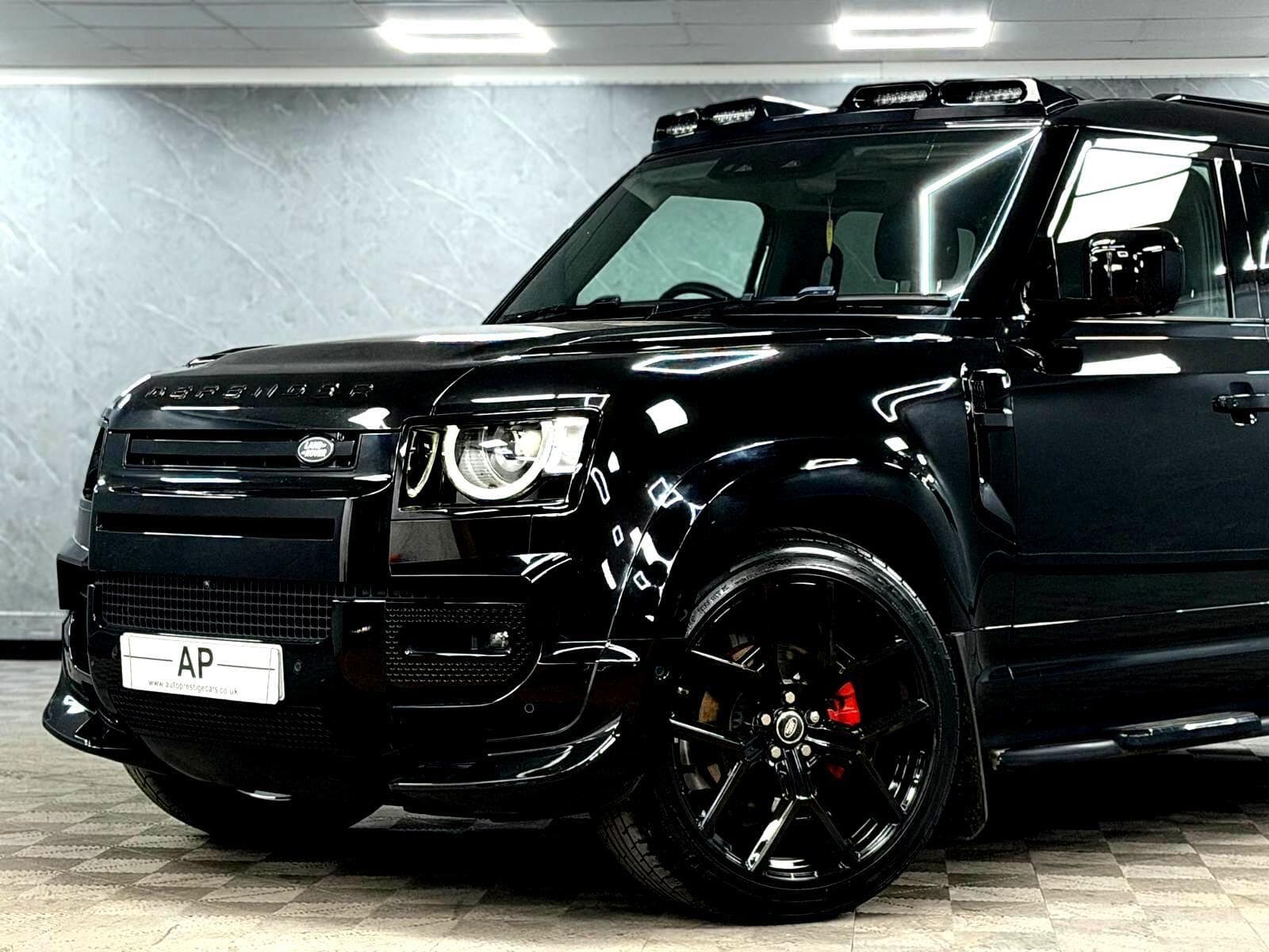 2024 Land Rover Defender 110 - Thumbnail 9