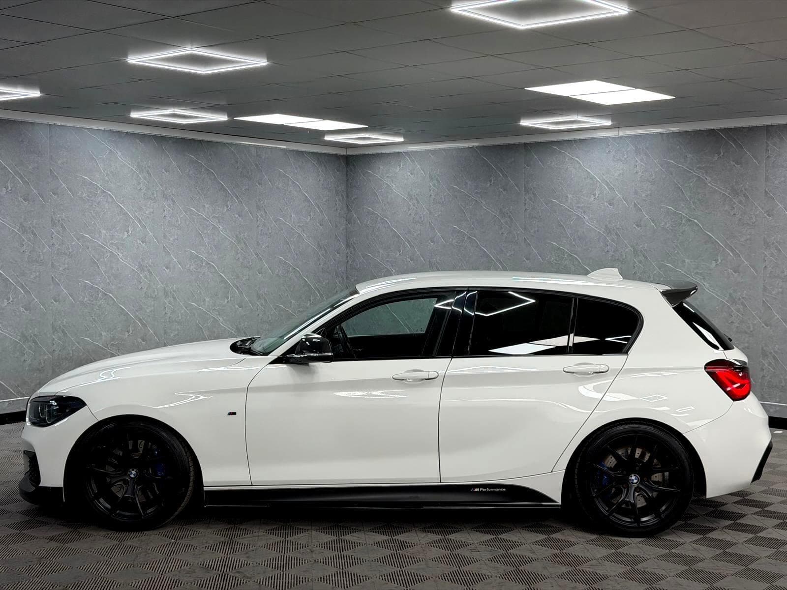 2018 BMW 1 Series - Thumbnail 18