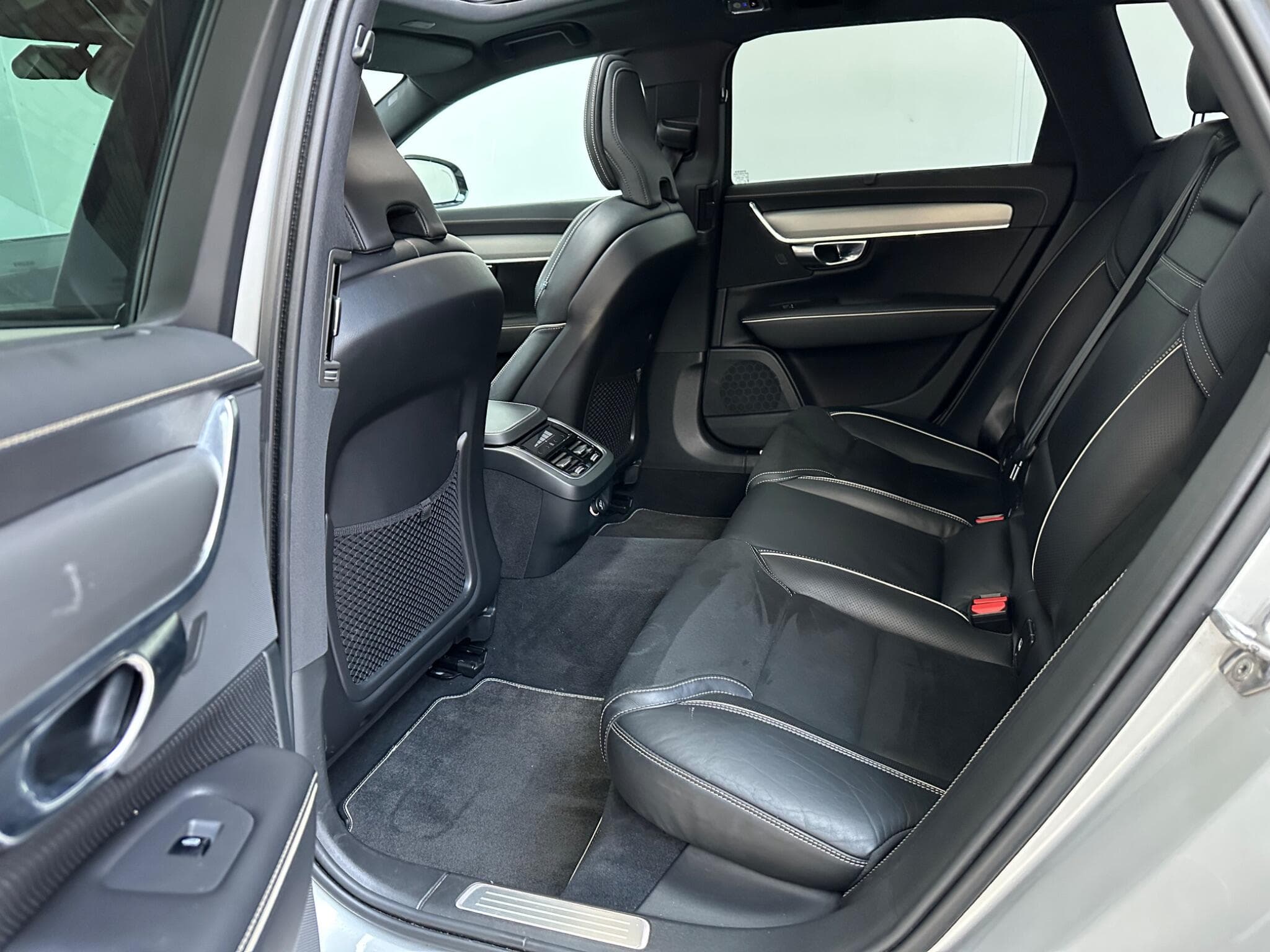 2020 Volvo V90 - Thumbnail 12
