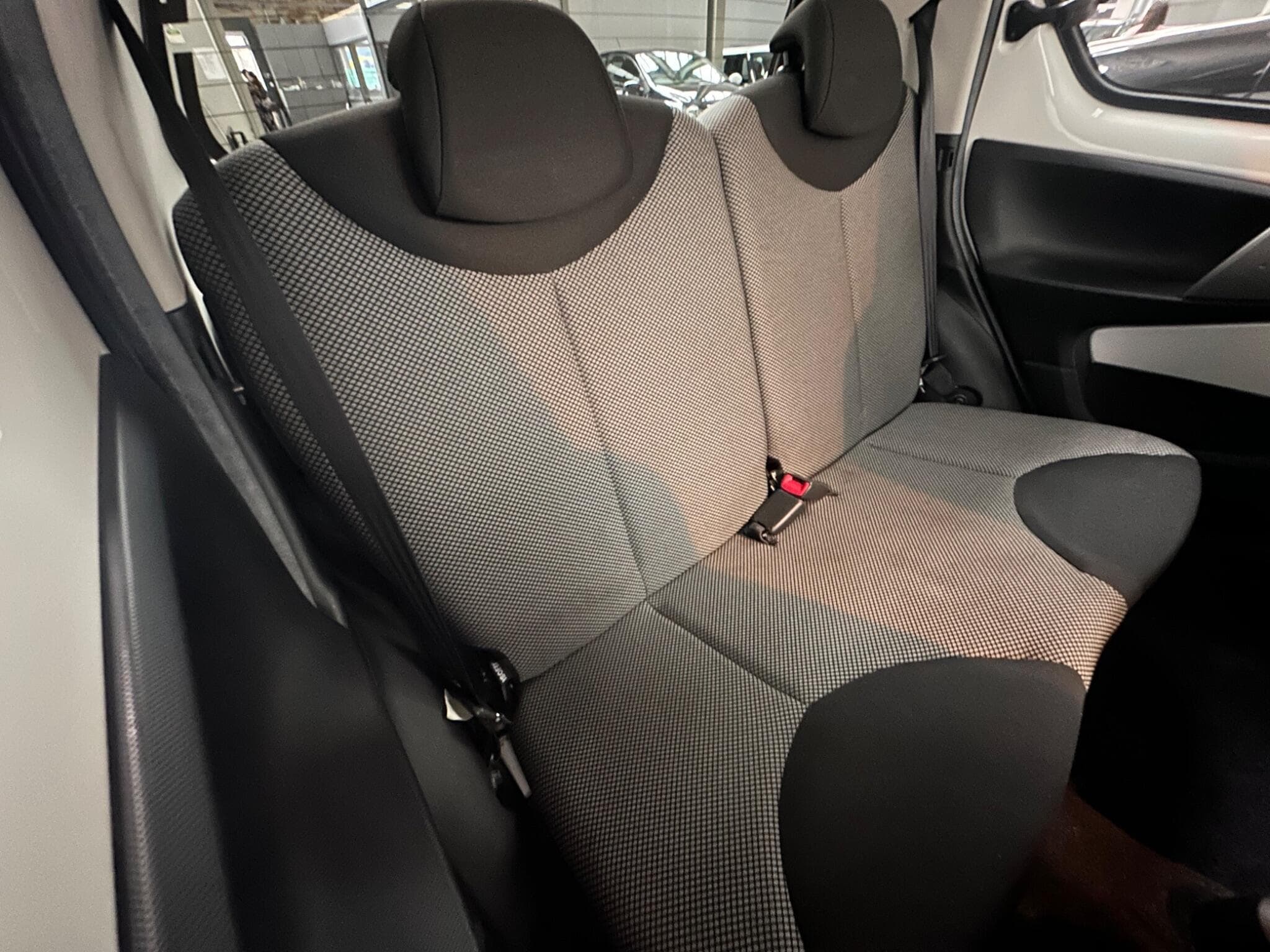 2012 Toyota AYGO - Thumbnail 9