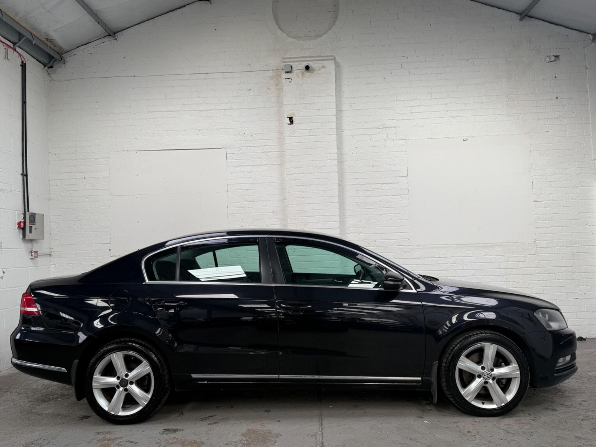 2012 Volkswagen Passat - Image 3