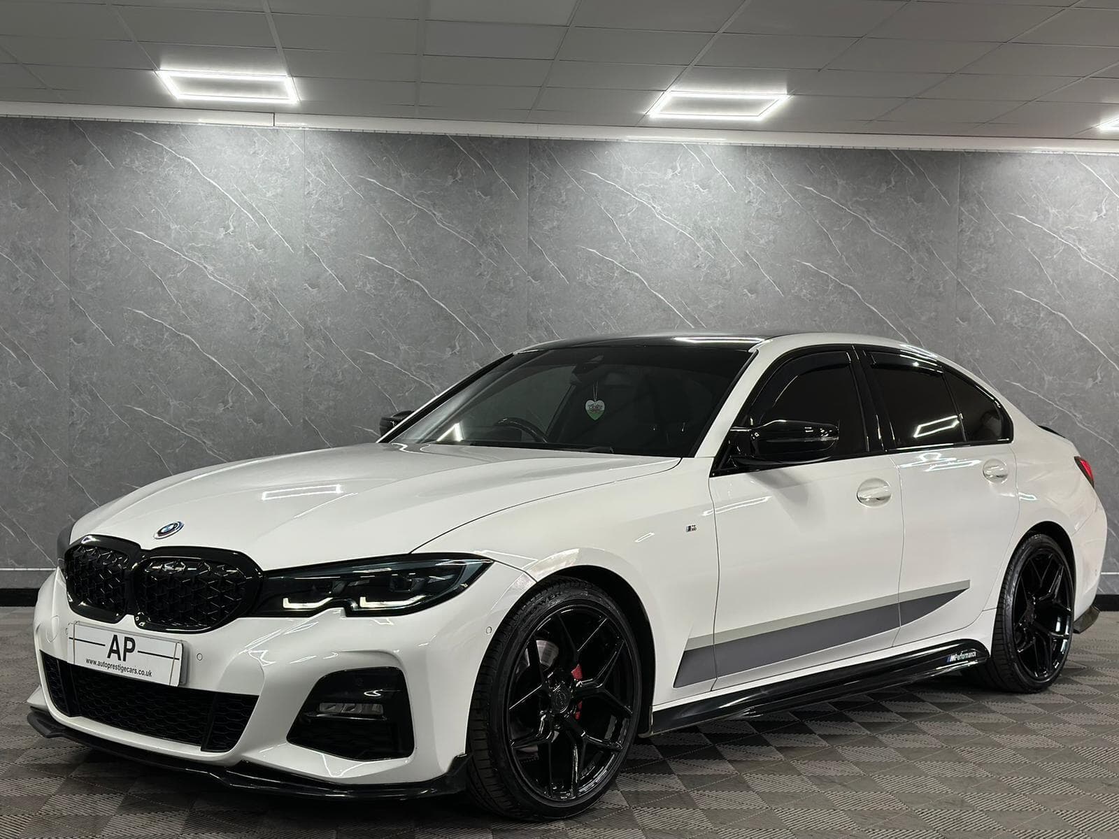 2020 BMW 3 Series - Thumbnail 18