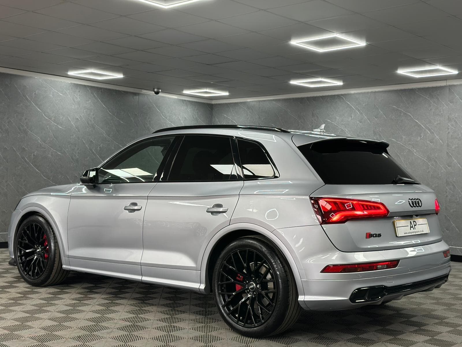 2017 Audi SQ5 - Thumbnail 7