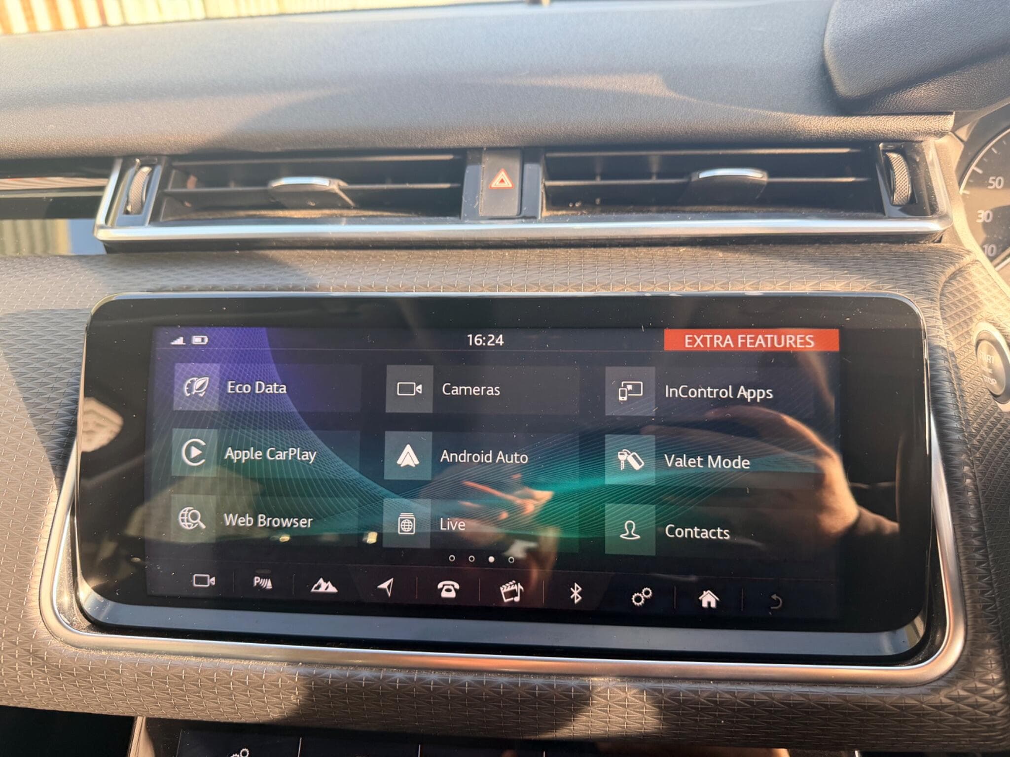 2018 Land Rover Range Rover Velar - Thumbnail 29