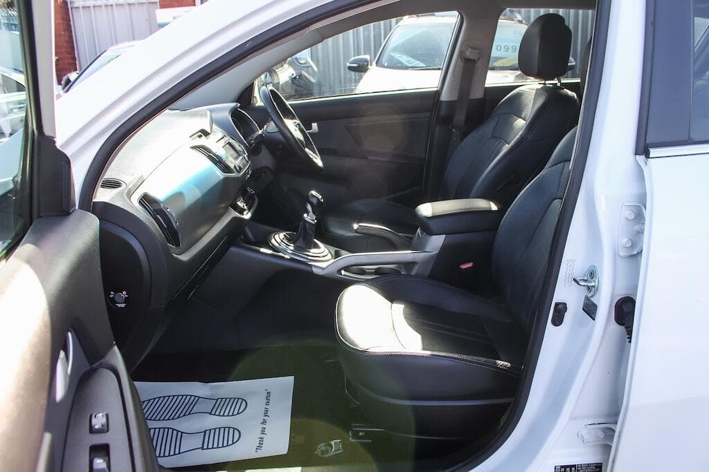 2015 Kia Sportage - Thumbnail 17