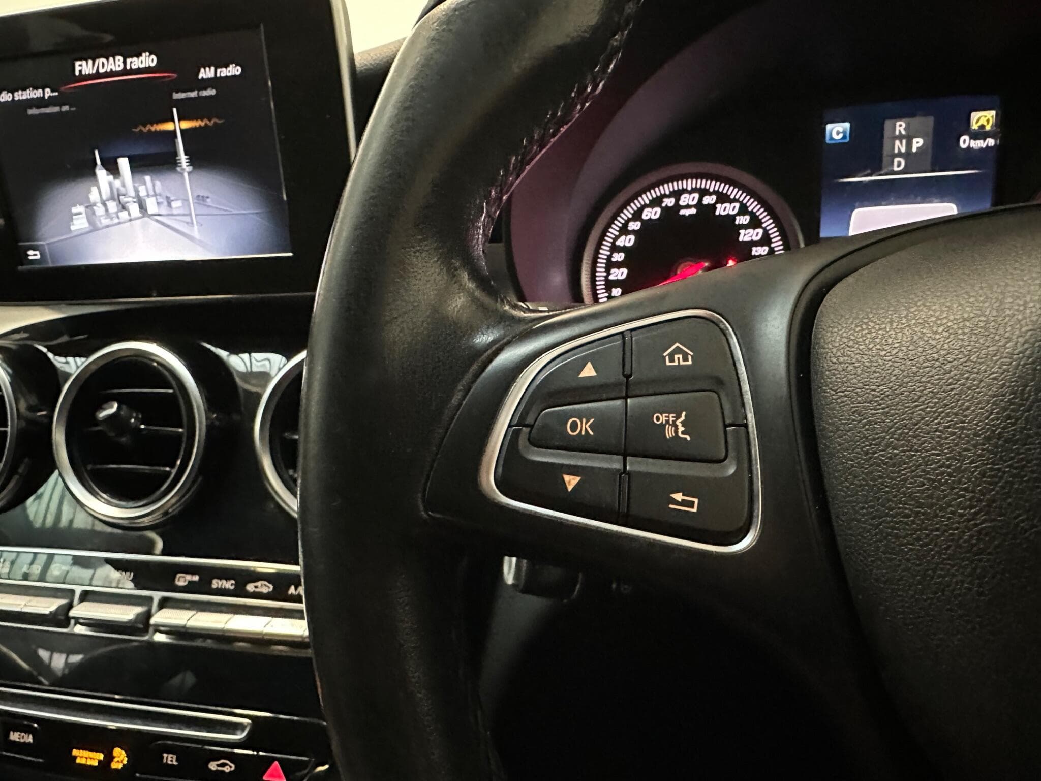 2018 Mercedes-Benz C Class - Thumbnail 22