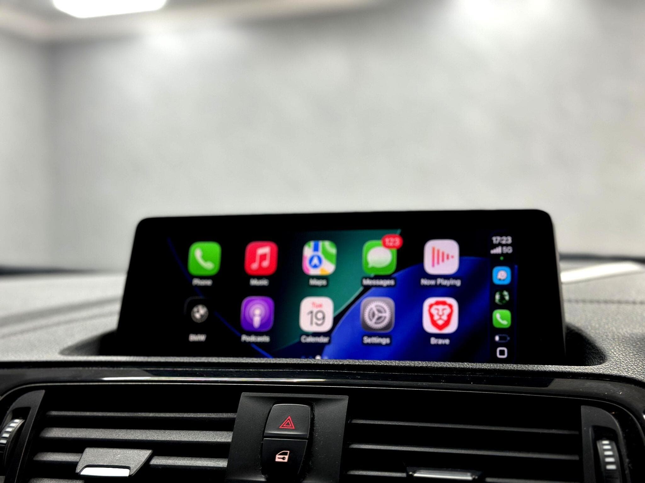 2018 BMW 1 Series - Thumbnail 36