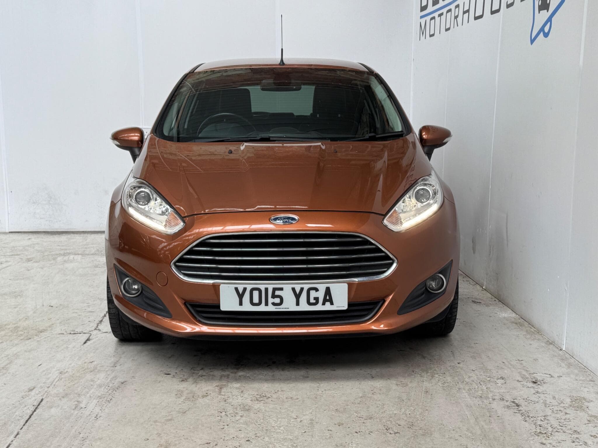 2015 Ford Fiesta - Thumbnail 2