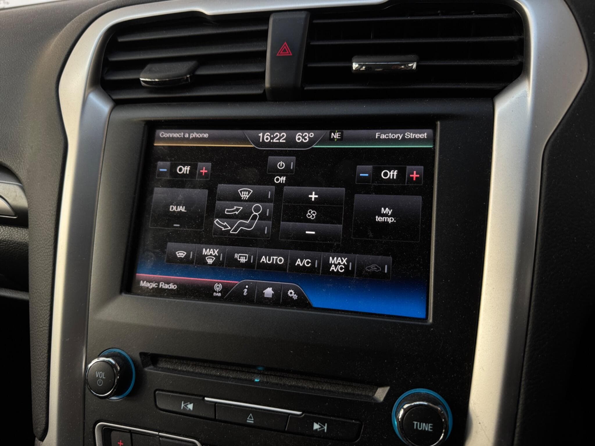 2015 Ford Mondeo - Thumbnail 16