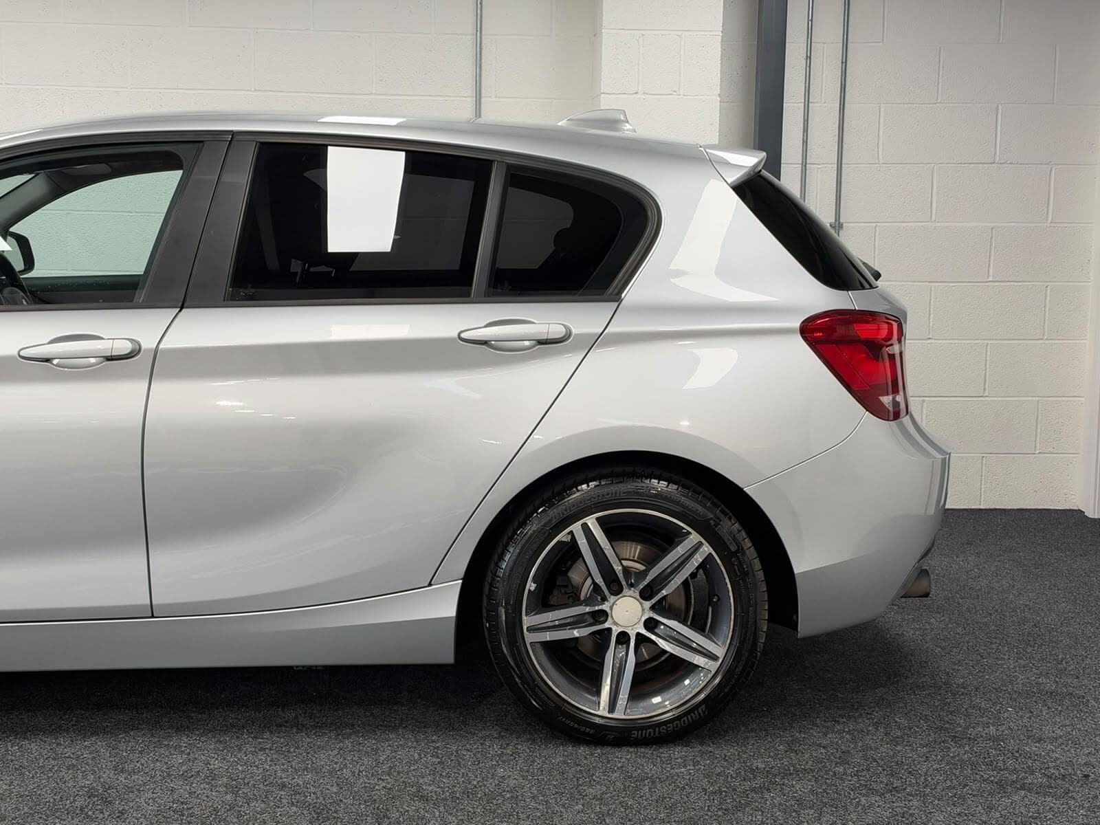 2012 BMW 1 Series - Thumbnail 24