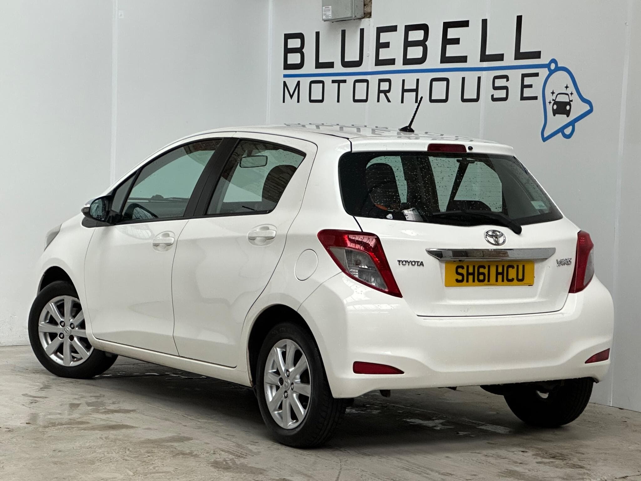 2011 Toyota Yaris - Thumbnail 5