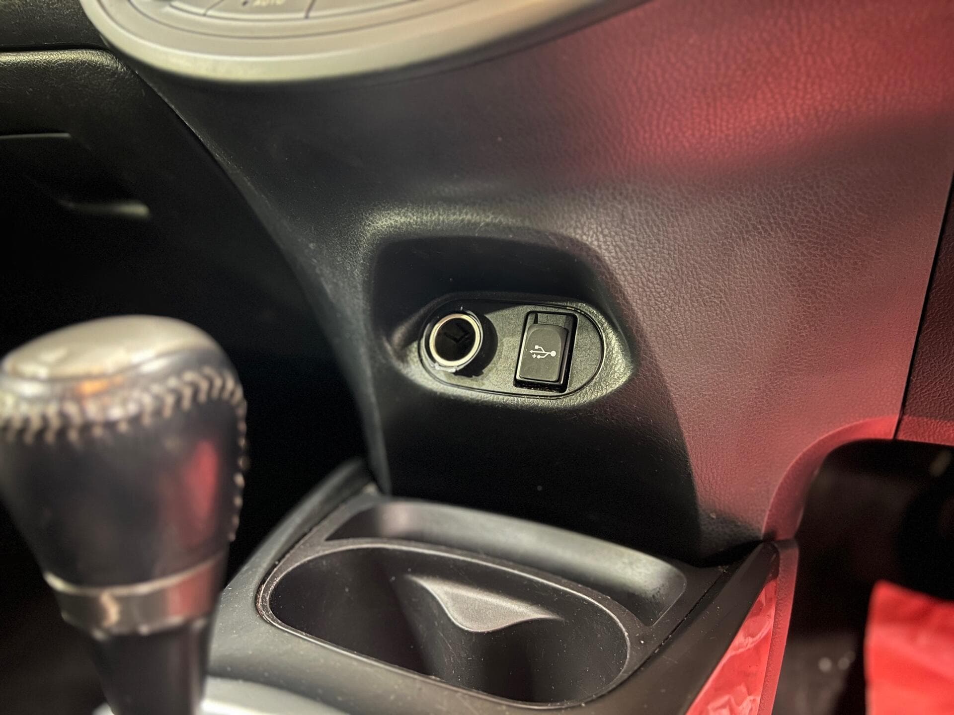 2016 Toyota Yaris - Thumbnail 37