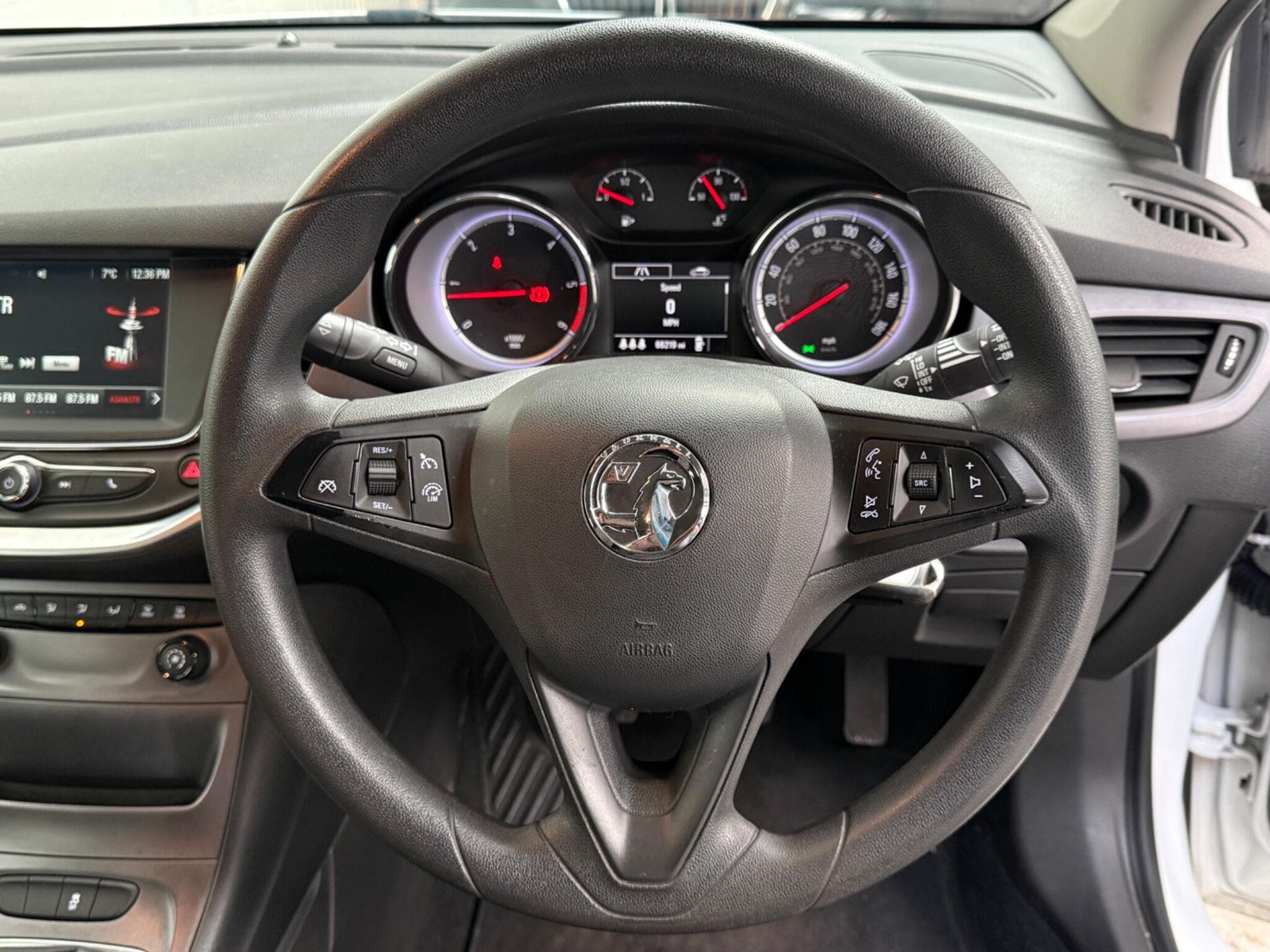 2016 Vauxhall Astra - Thumbnail 18