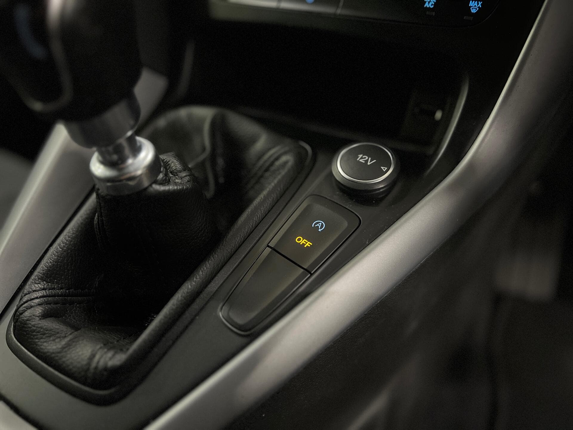 2017 Ford Focus - Thumbnail 39