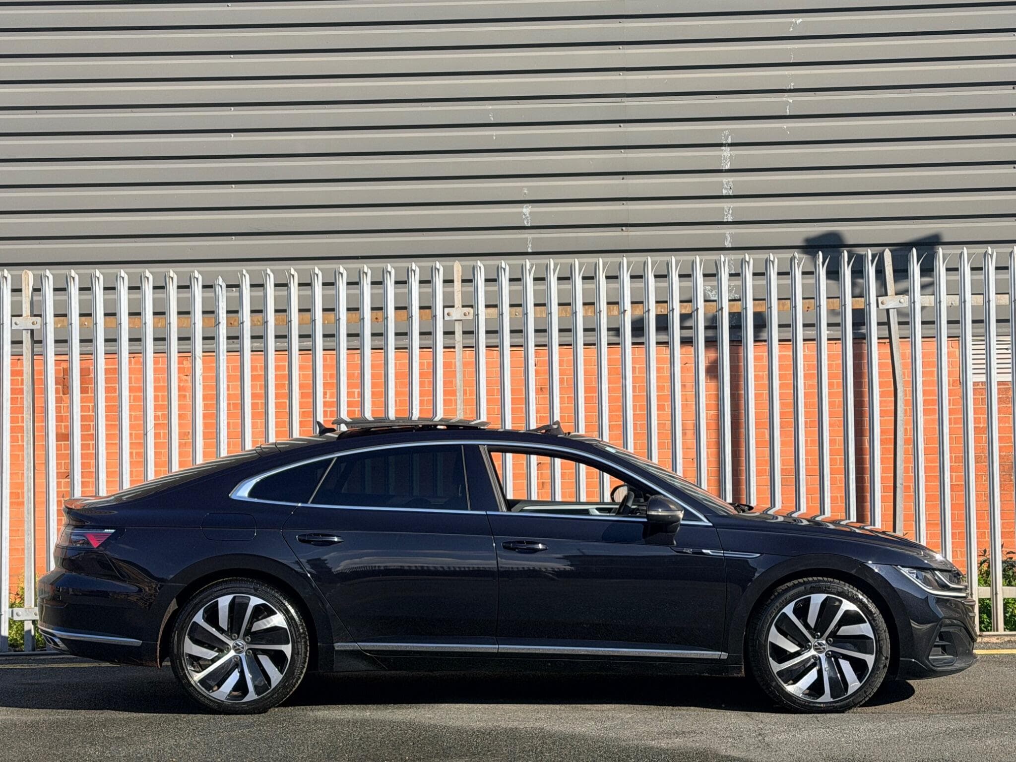 2022 Volkswagen Arteon - Image 2