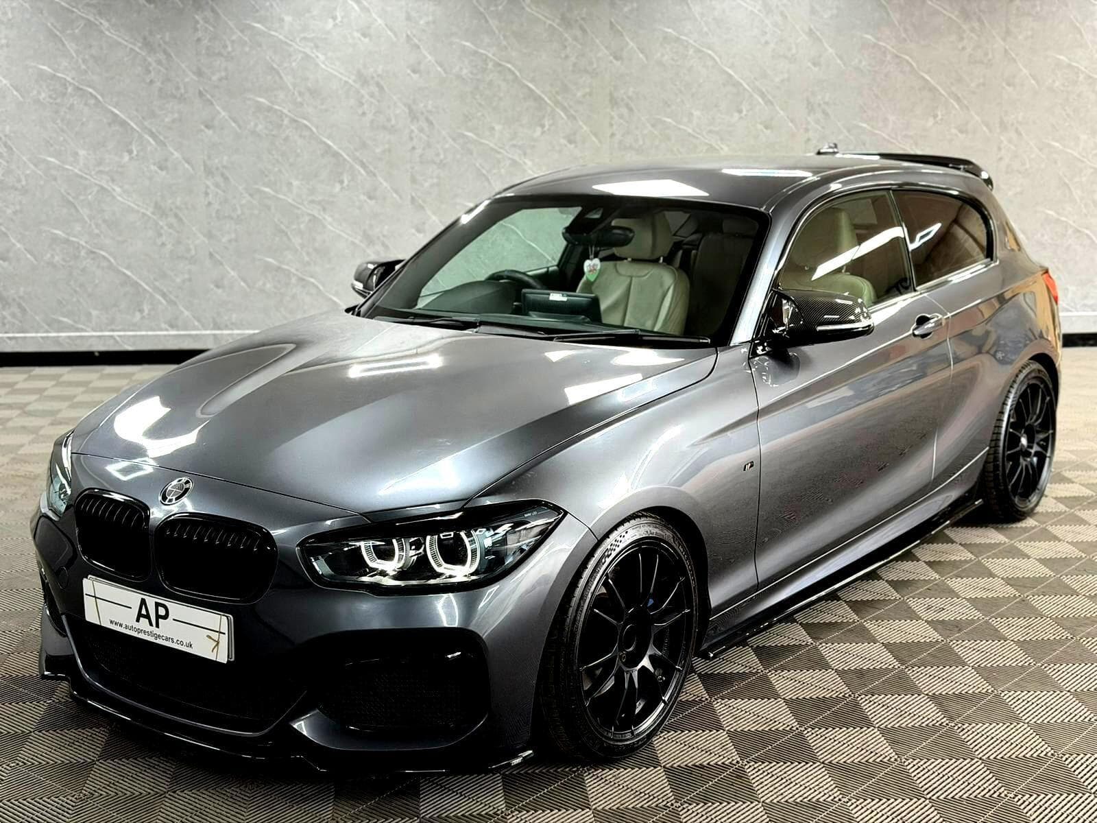 2017 BMW 1 Series - Thumbnail 12