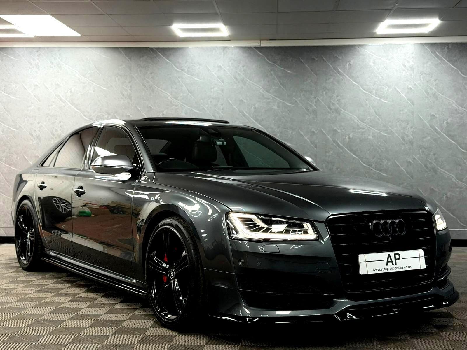 2015 Audi S8 - Thumbnail 6