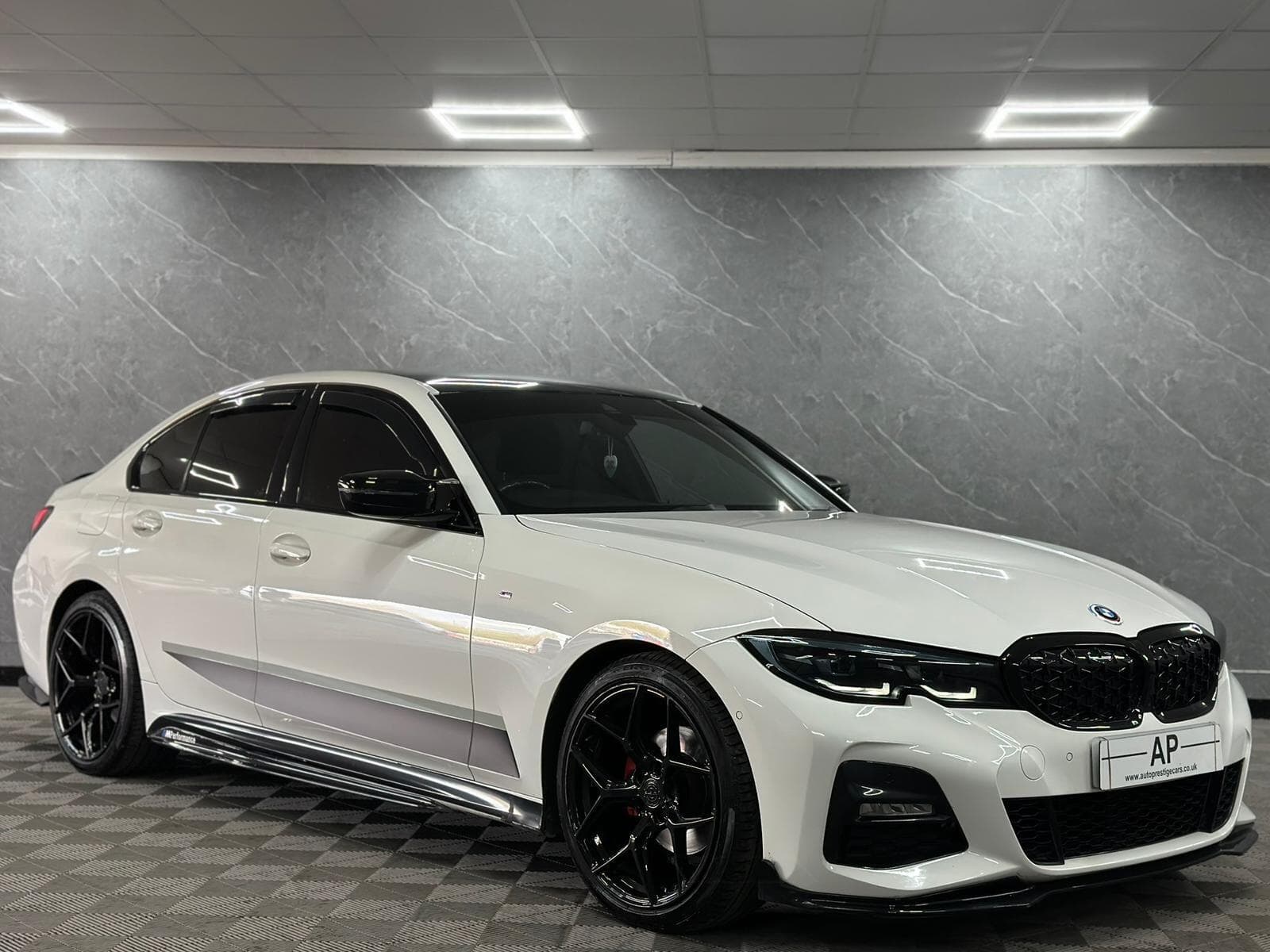 2020 BMW 3 Series - Thumbnail 37