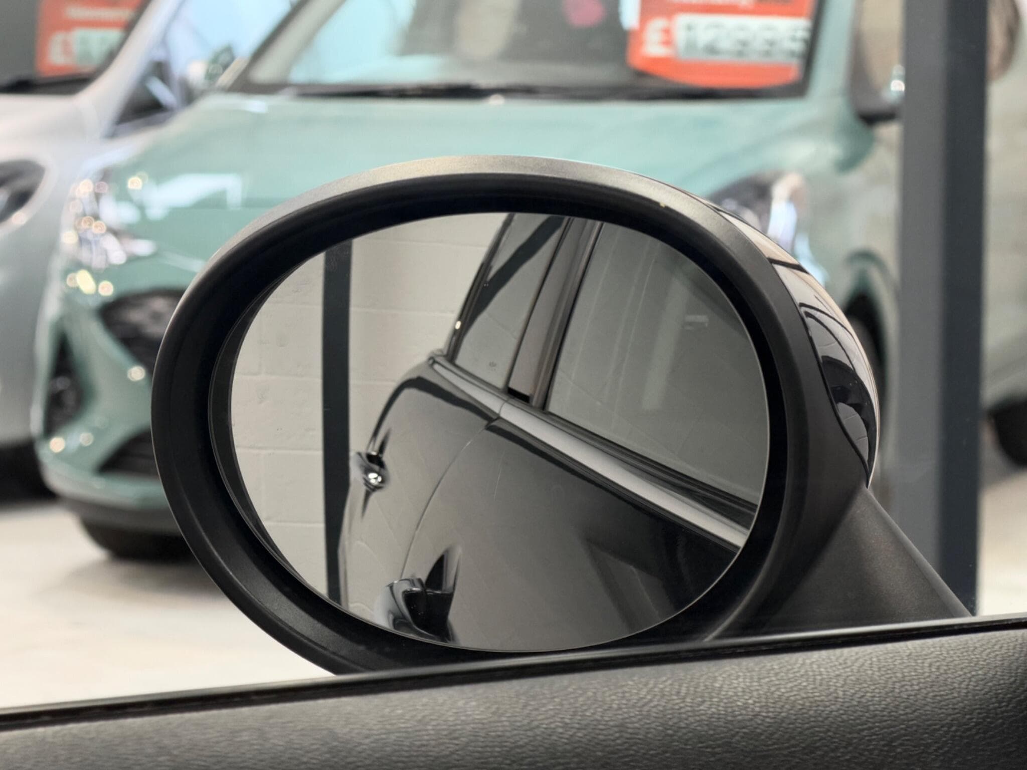 2016 MINI Hatch - Thumbnail 39