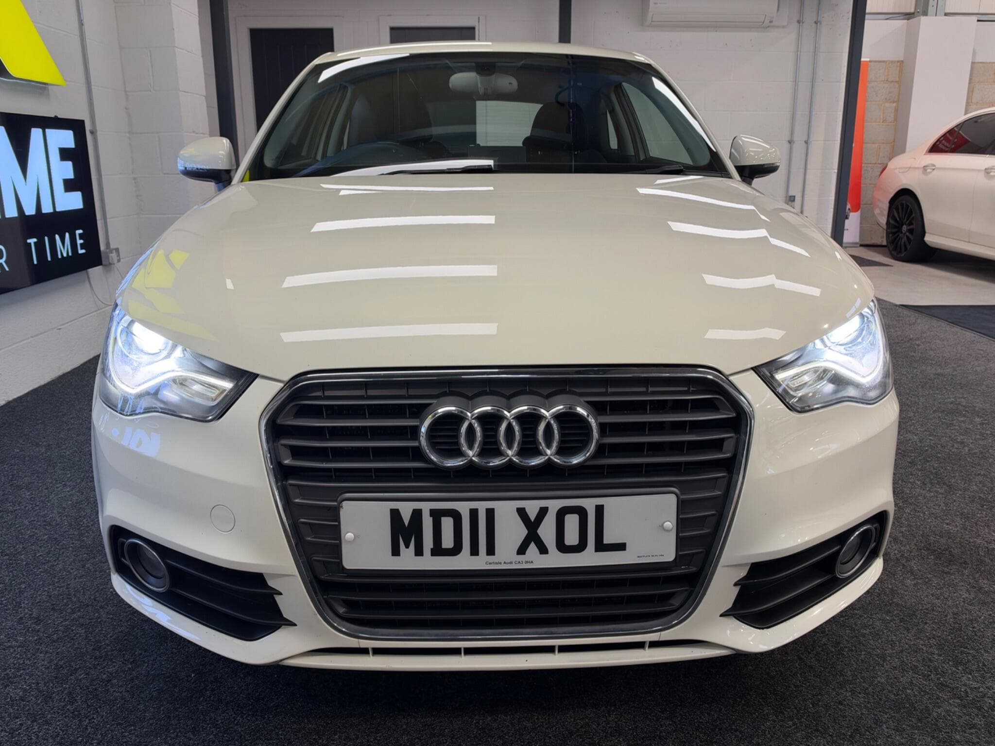 2011 Audi A1 - Thumbnail 3