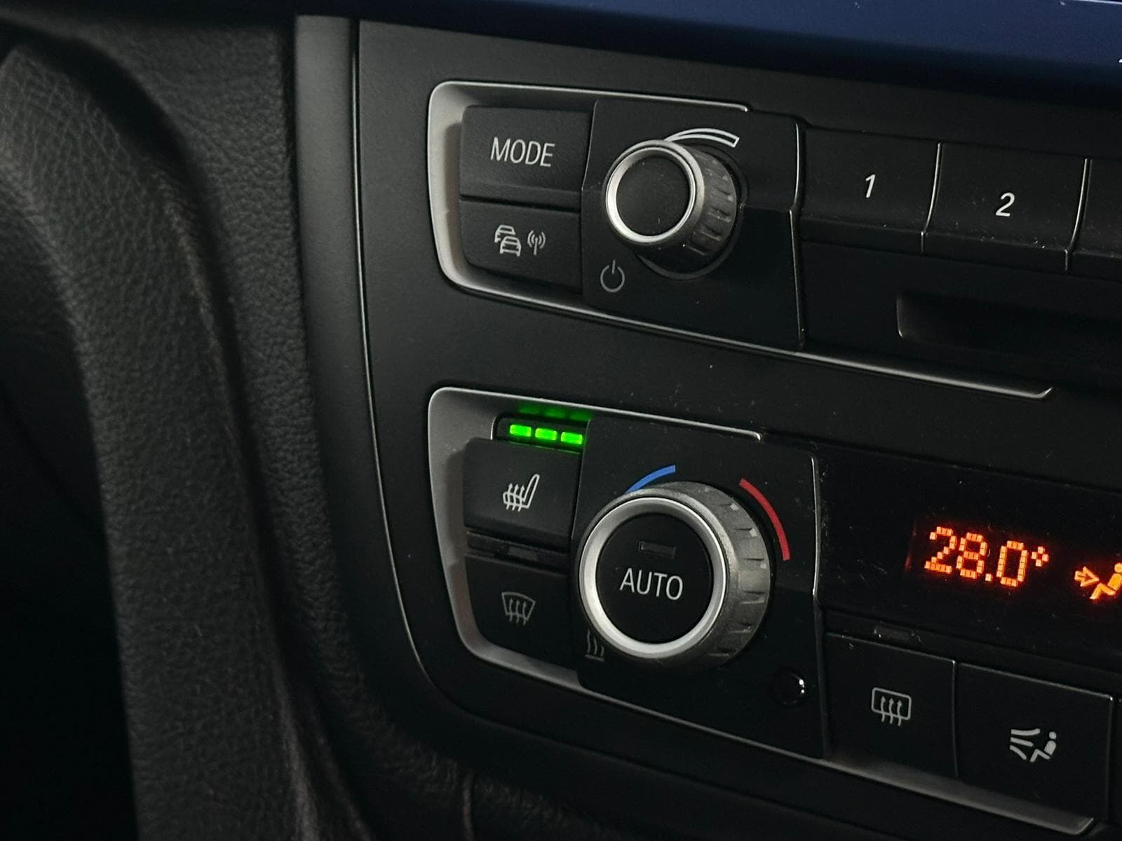 2015 BMW 3 Series - Thumbnail 41