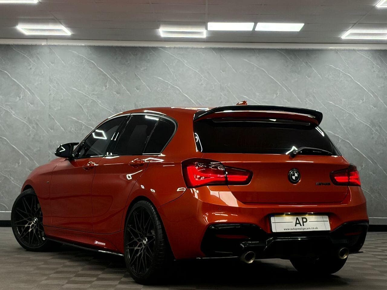 2017 BMW 1 Series - Thumbnail 19