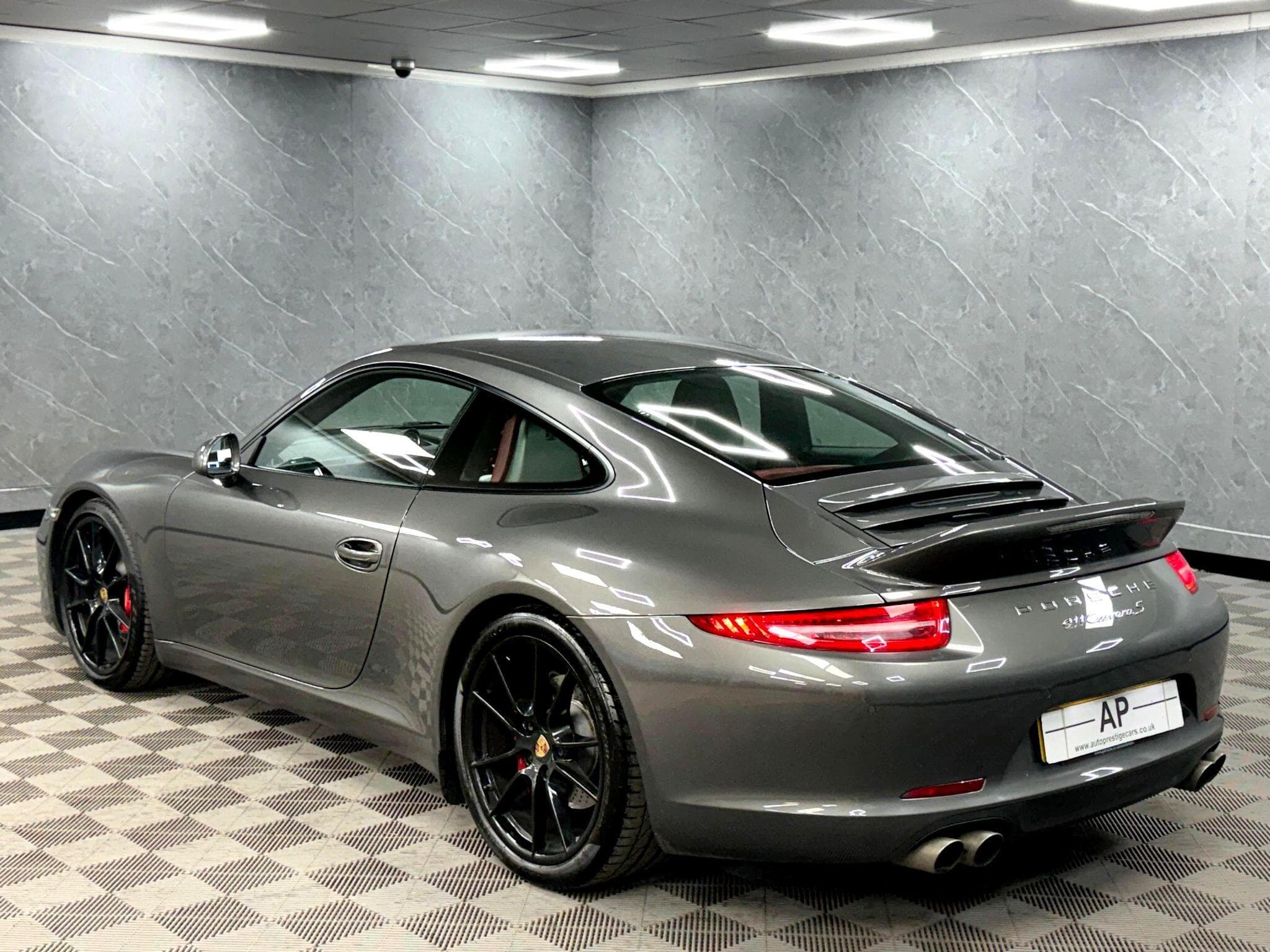 2015 Porsche 911 - Thumbnail 14
