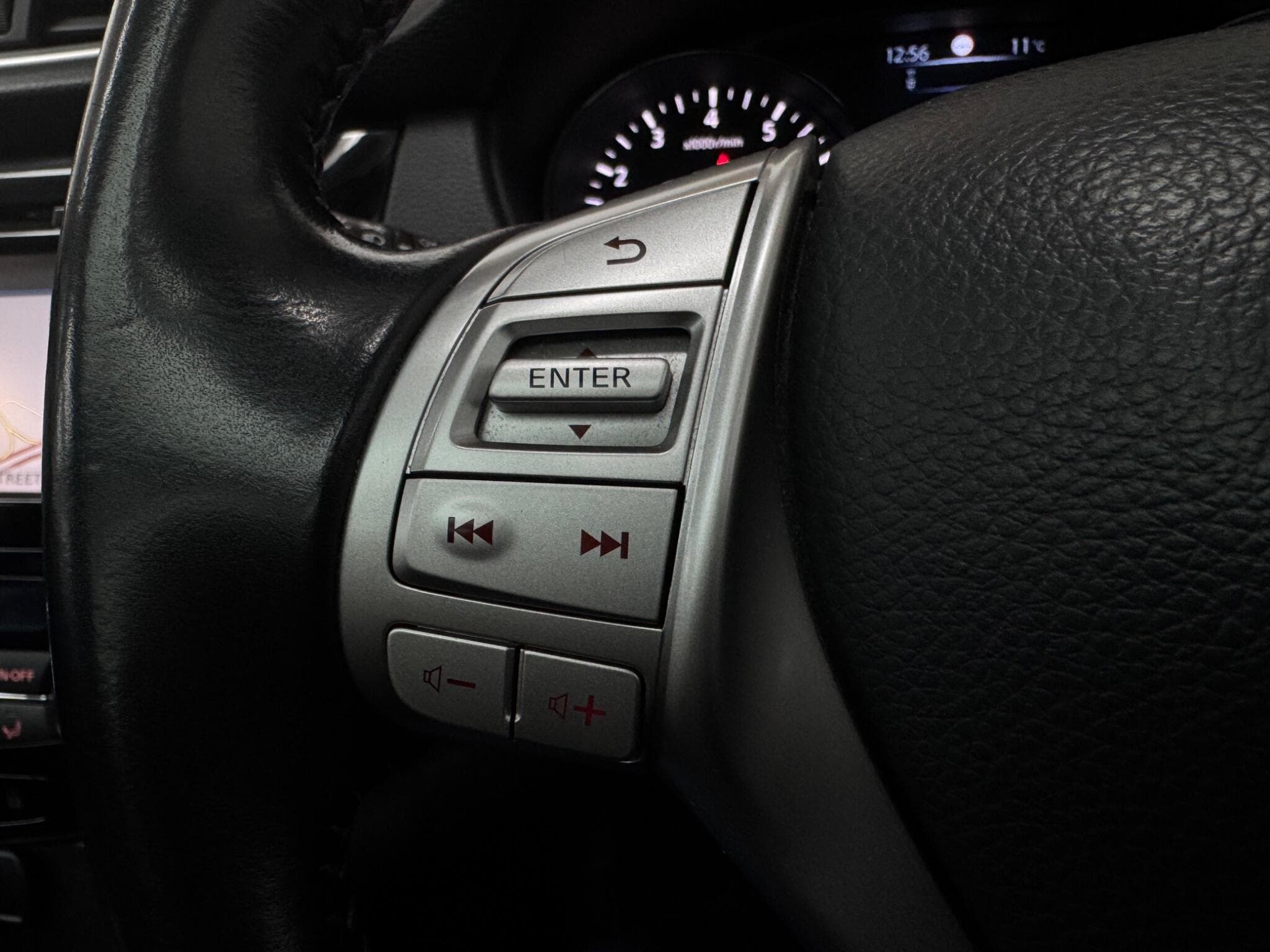 2016 Nissan Qashqai - Thumbnail 22